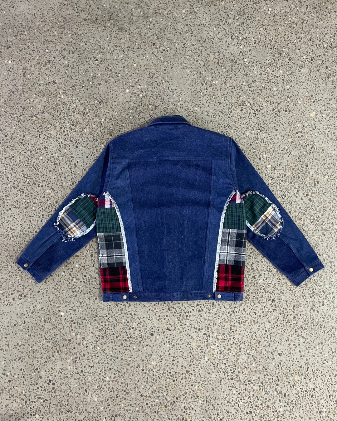 Veste en denim patchwork à panneaux en tartan recyclé