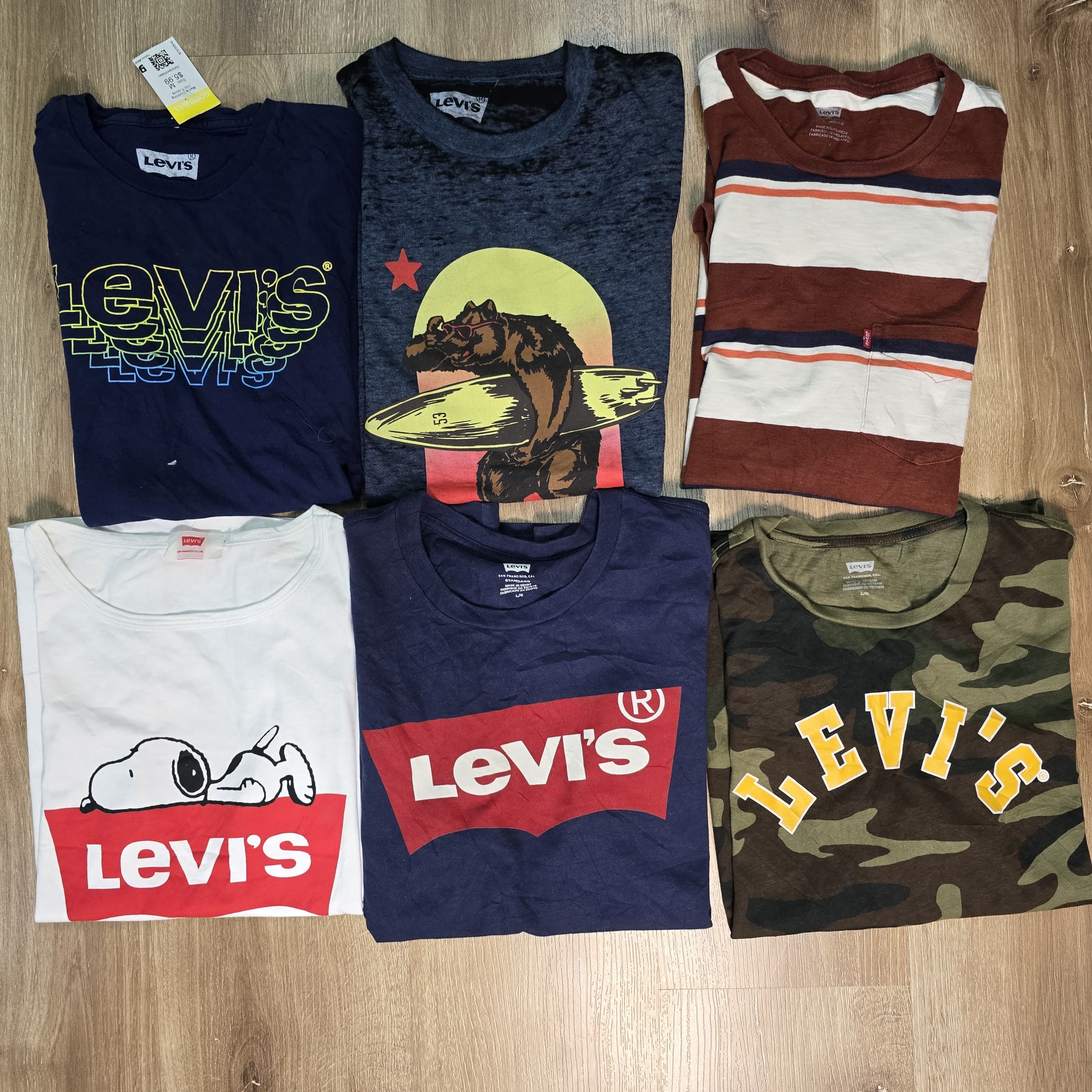 AV-0789 Levi’s T-shirts