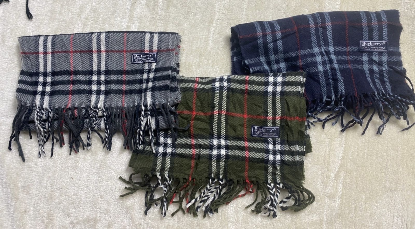 Écharpes Burberry 20 pcs