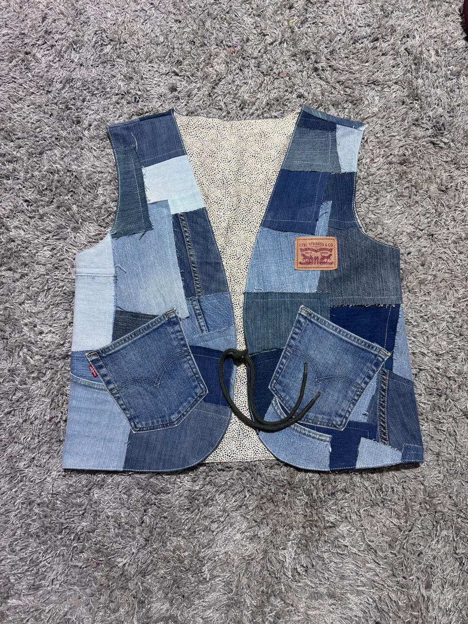 Gilet en denim Levi’s repris avec des patches