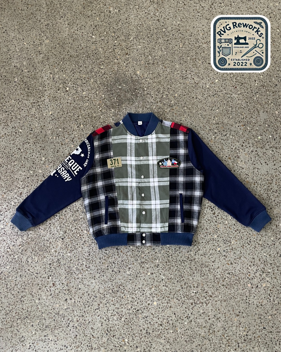 Chaqueta universitaria de patchwork reciclada