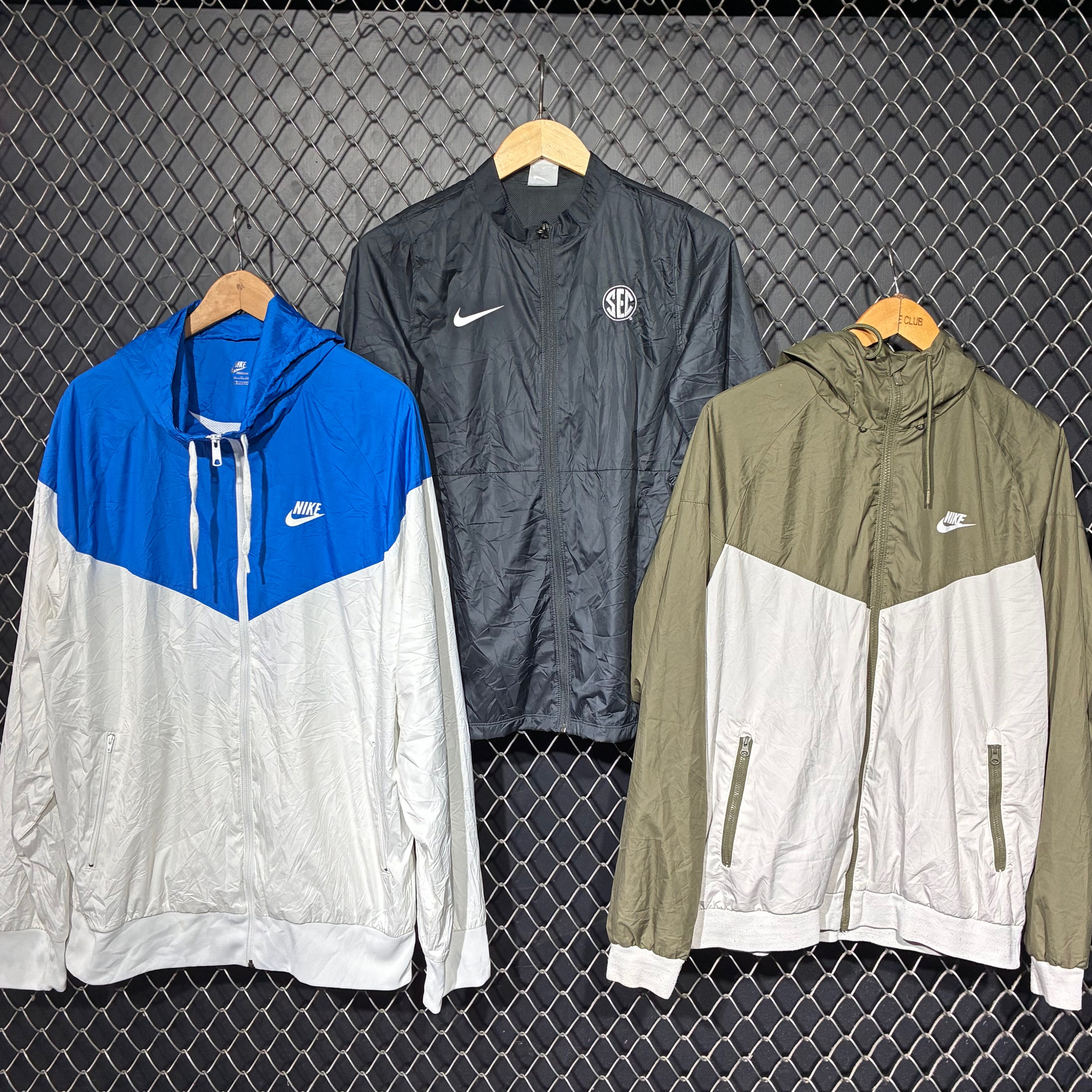 Nike Wind Breaker (FNC:1408)