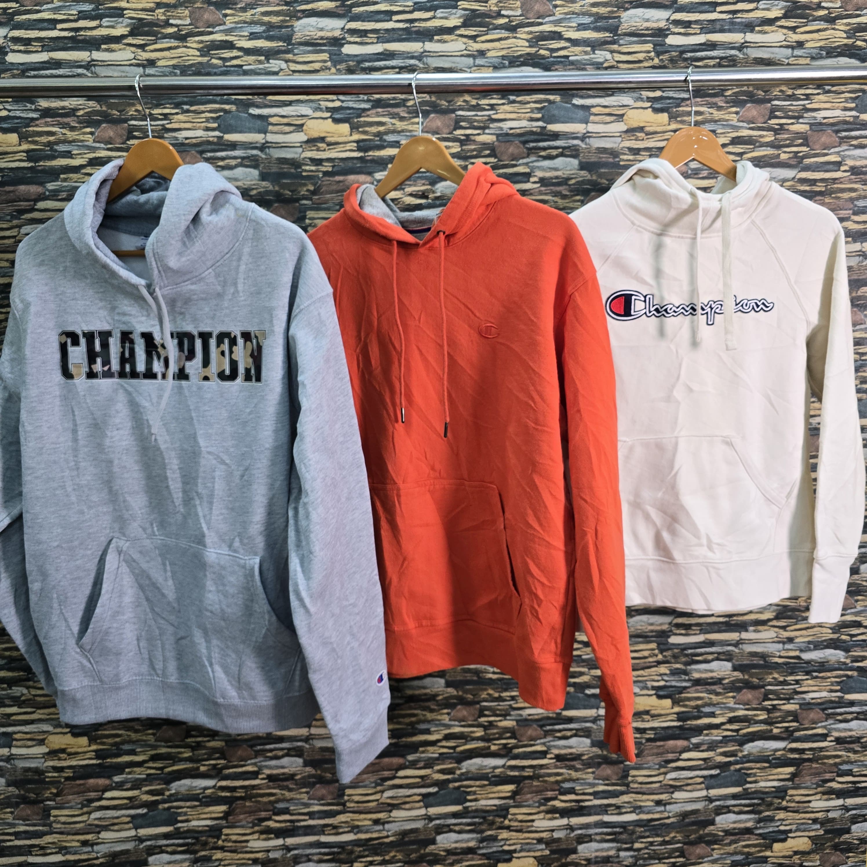 AV-0811 Champions Hoodies