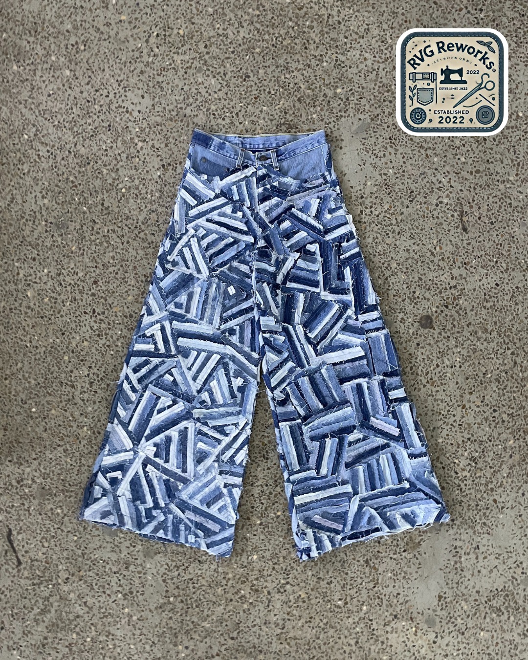 Upcycled Denim Gestreifte Weite-Bein-Hose