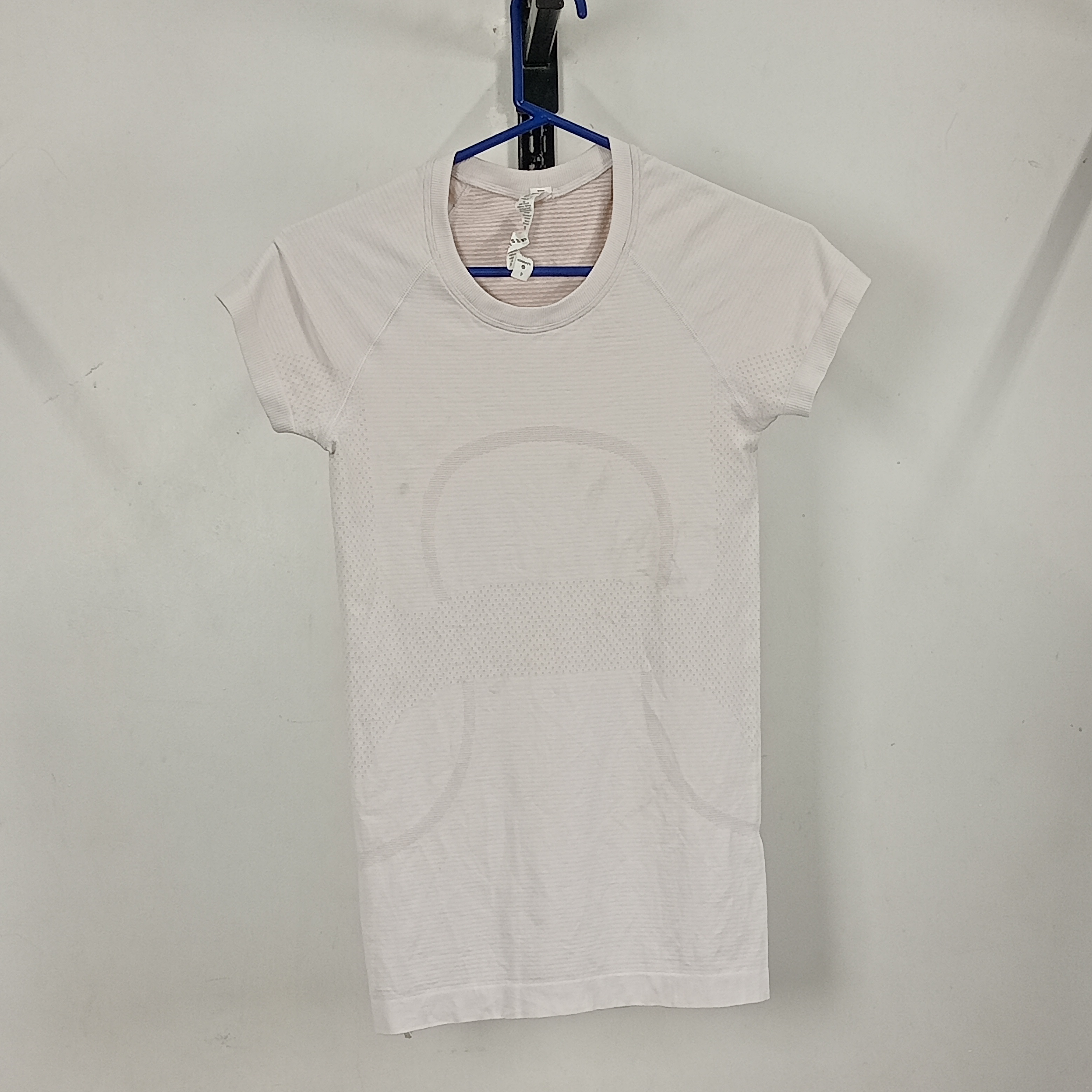 LULULEMON T-SHIRTS & TANKTOPS - BUNDLE 22