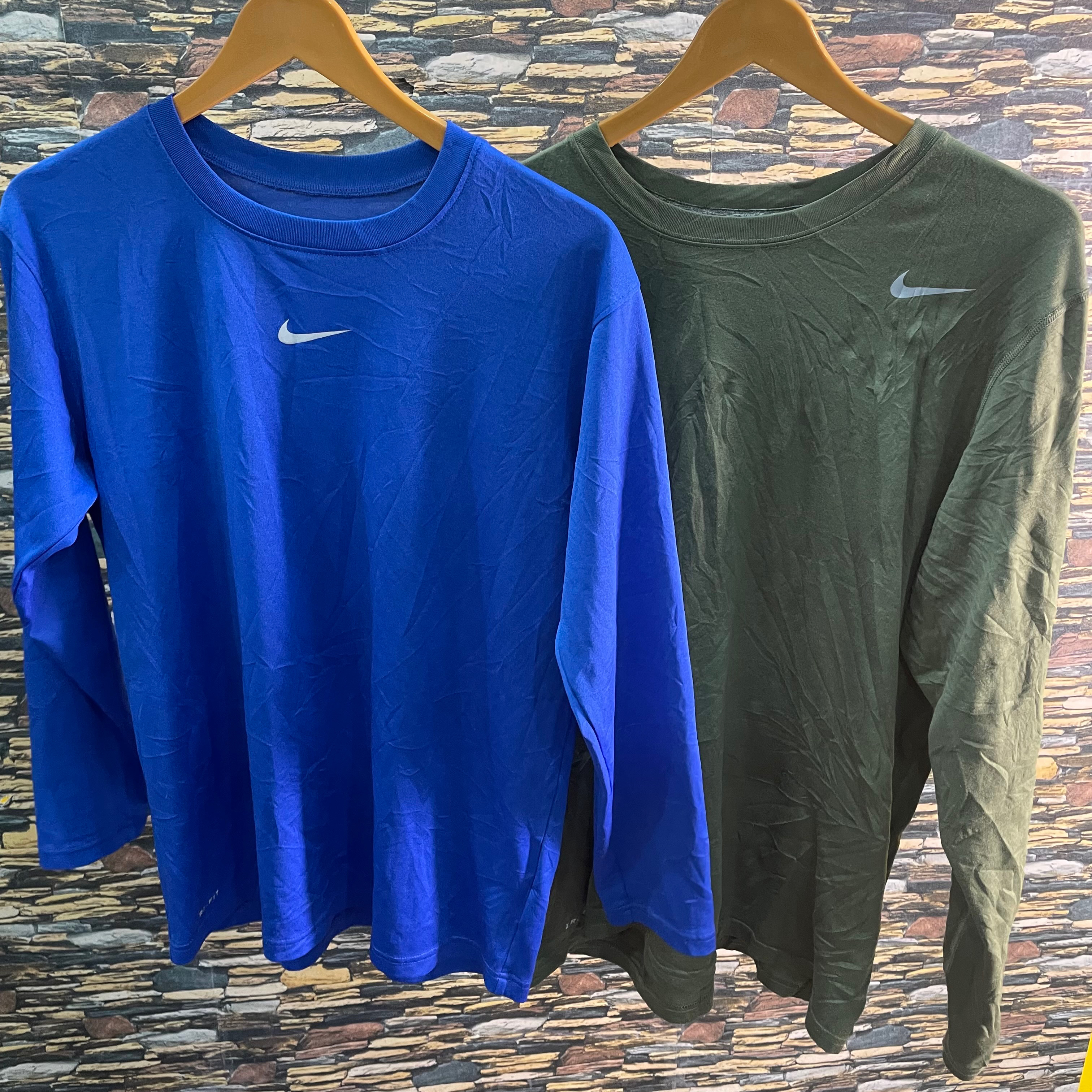 AV-0820 Nike T-shirt l/s