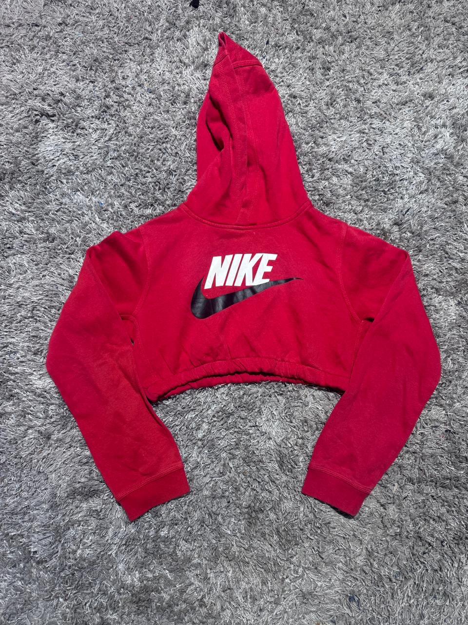 Sudaderas Croptop Nike recicladas