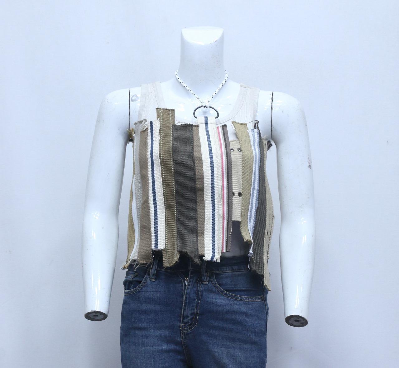 CR1198 Haut en tissu avec détail de sangle recyclé