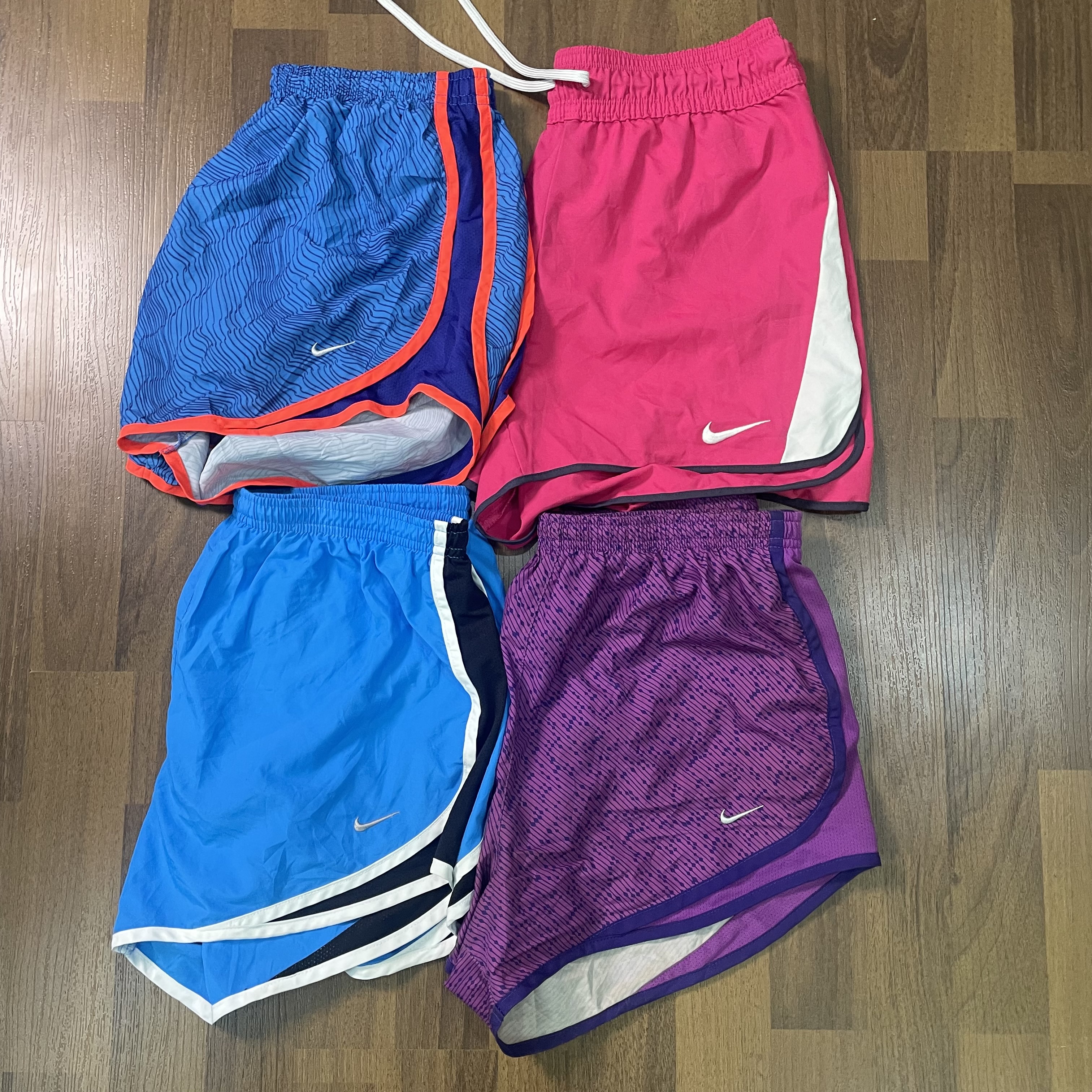 AV-0861 Nike Ladies Shorts