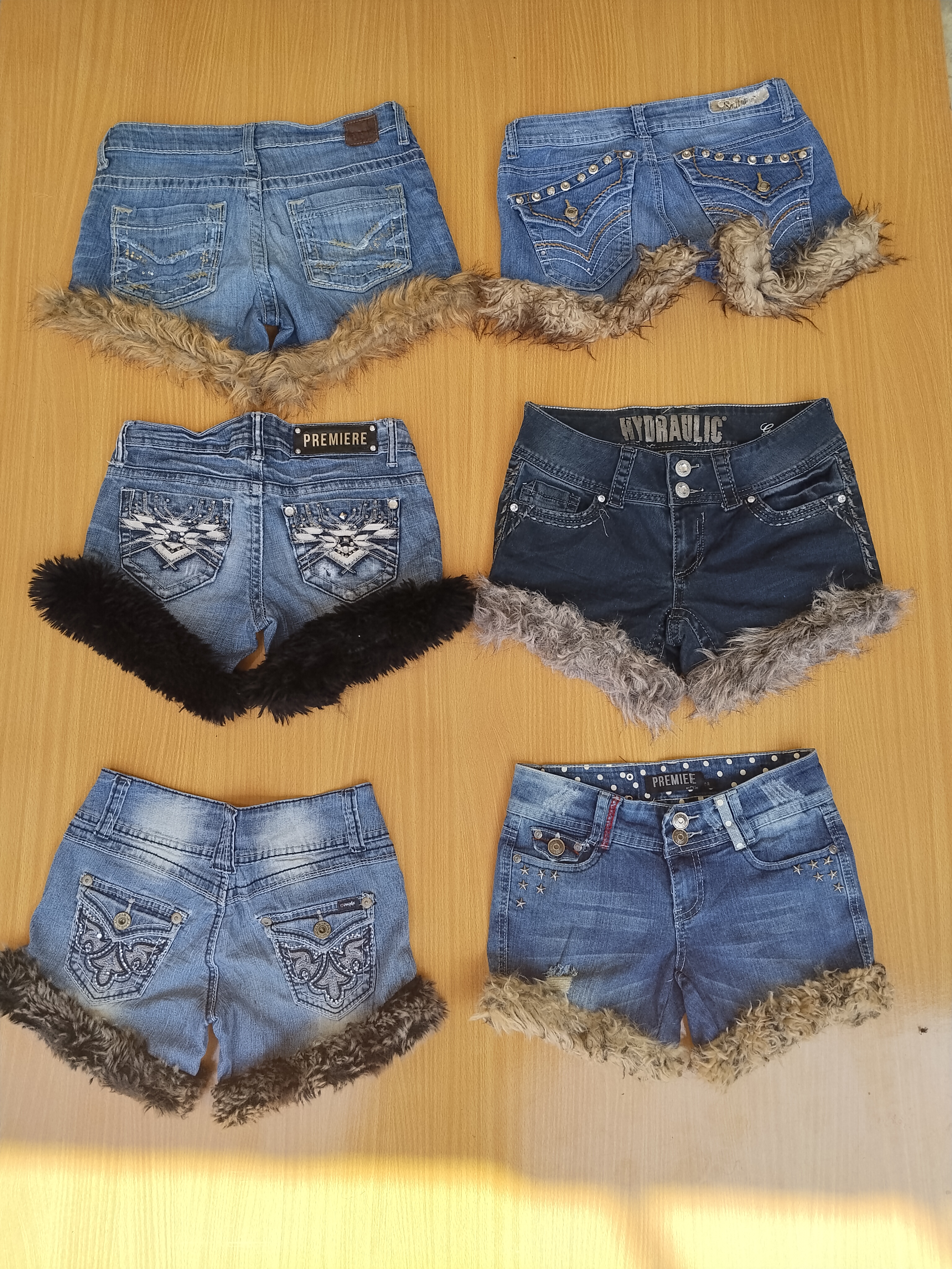 Mini shorts à bord en fourrure pour femmes