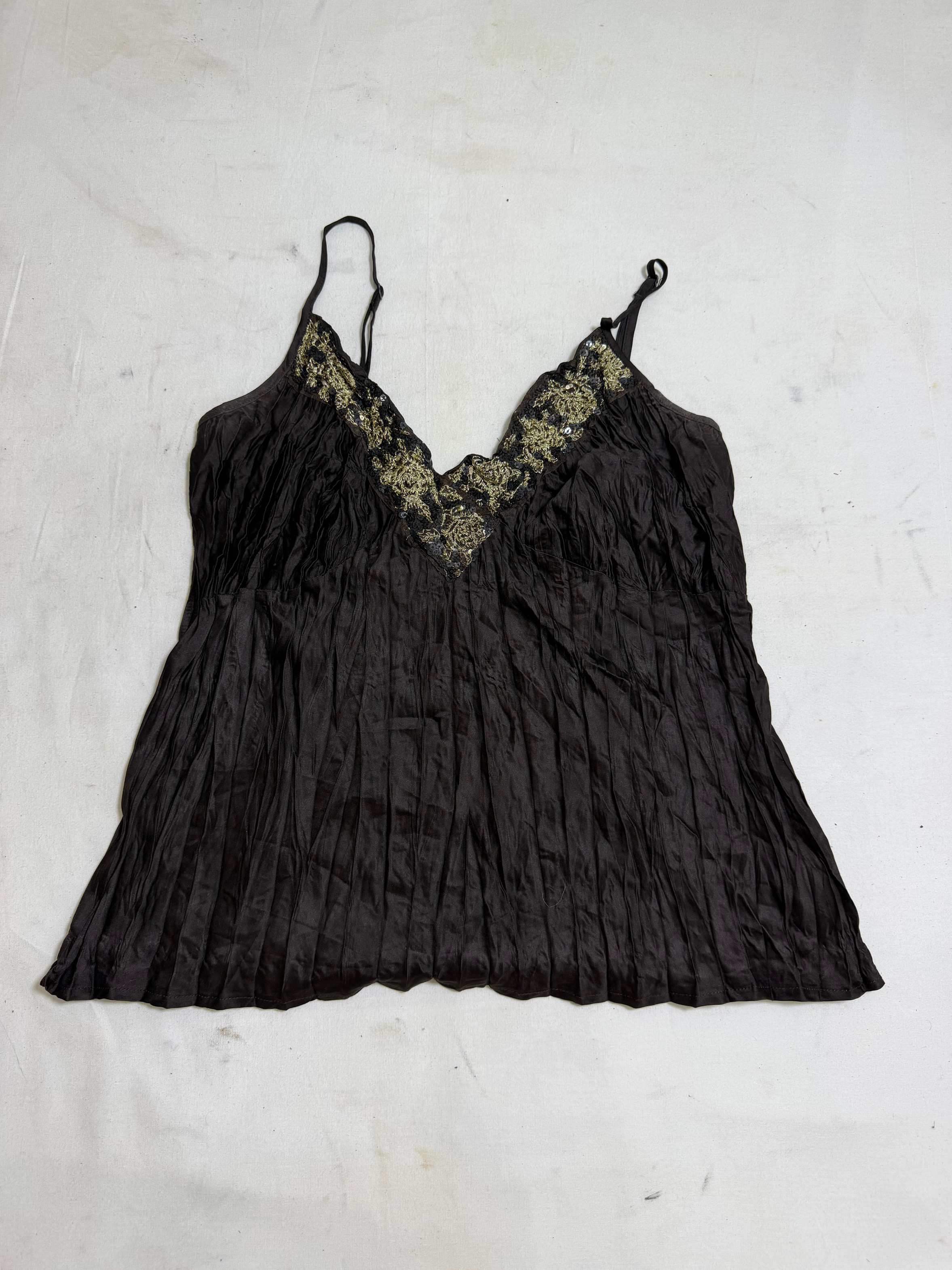 Y2Kキャミ＆クランクルトップス | 可愛い美学のルック