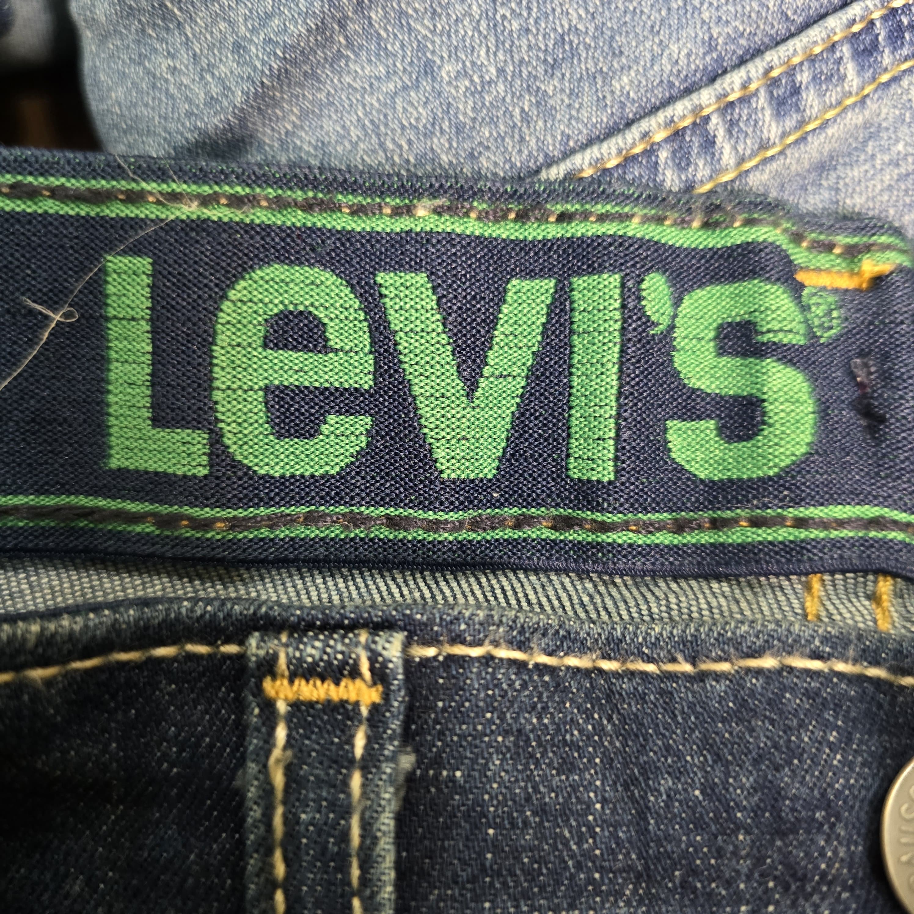 AV-0922 Levi’s Ladies Pants