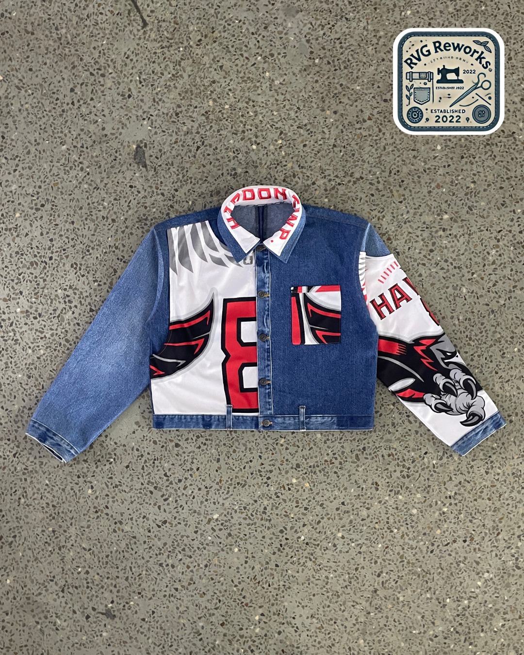 Upcycled Varsity Denim Kurzjacke