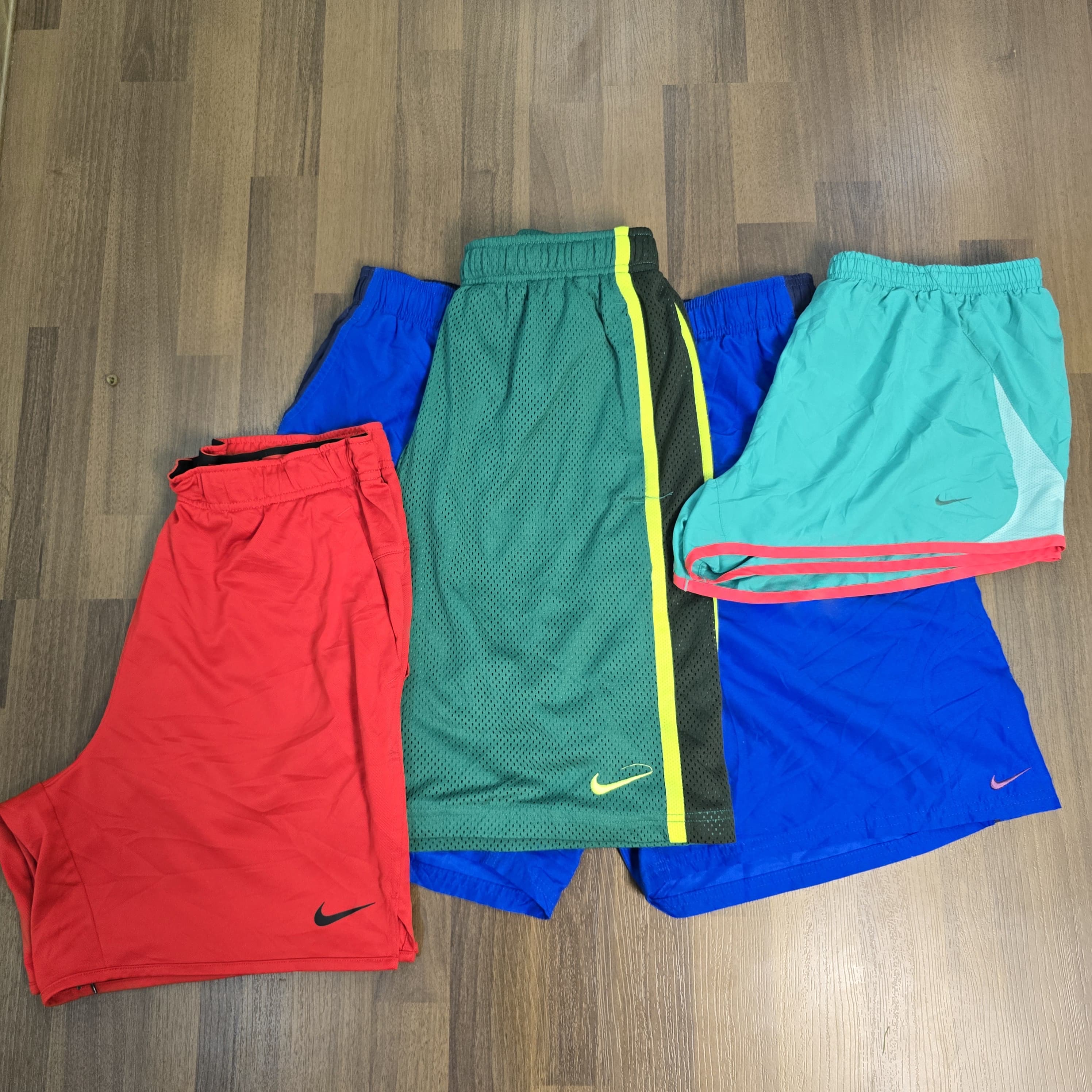 AV-0931 Nike Shorts