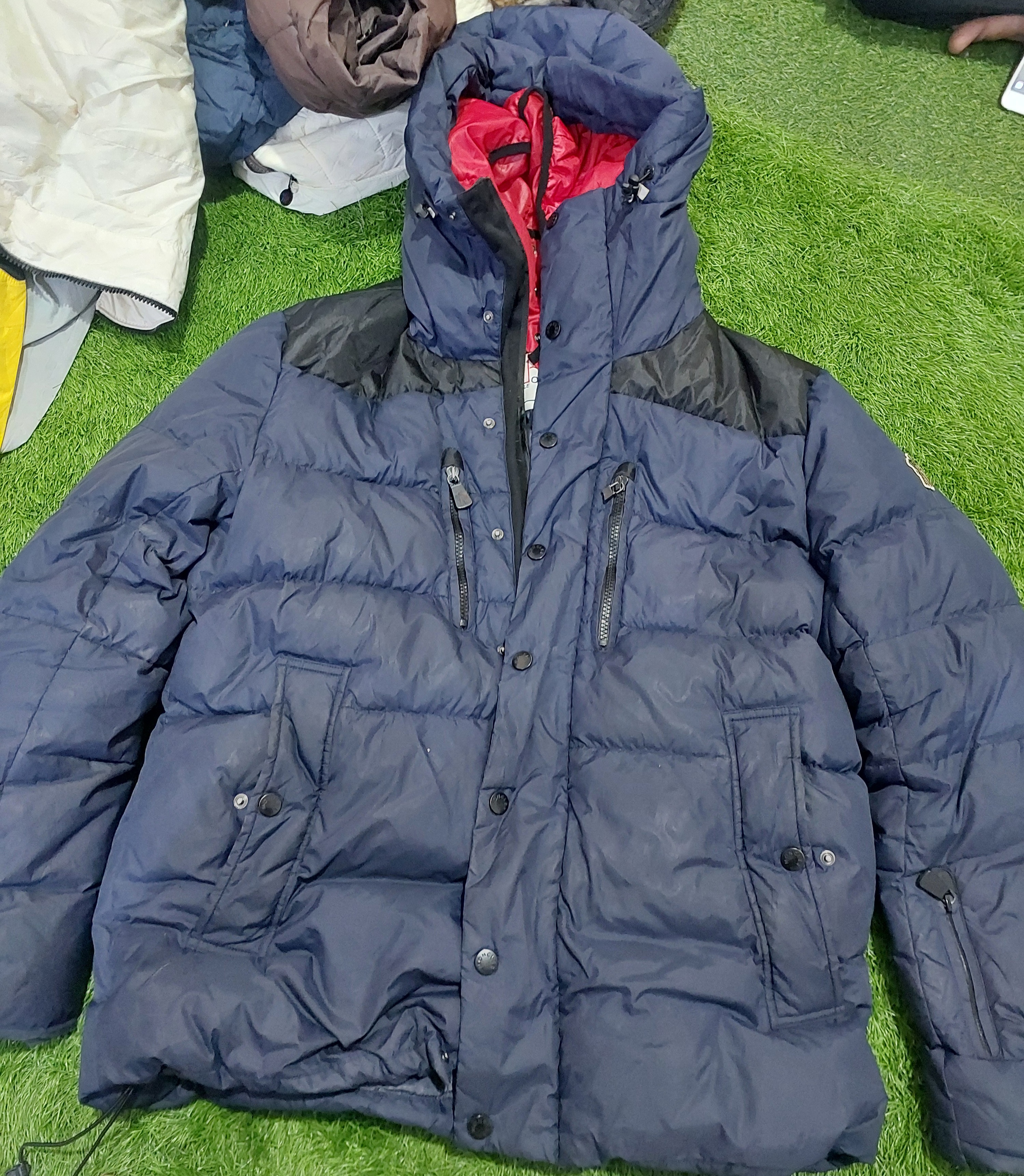 Vestes et doudounes Moncler