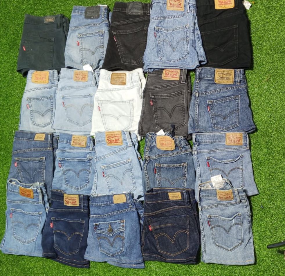 JUPE MINI LEVI’S (ID 222)