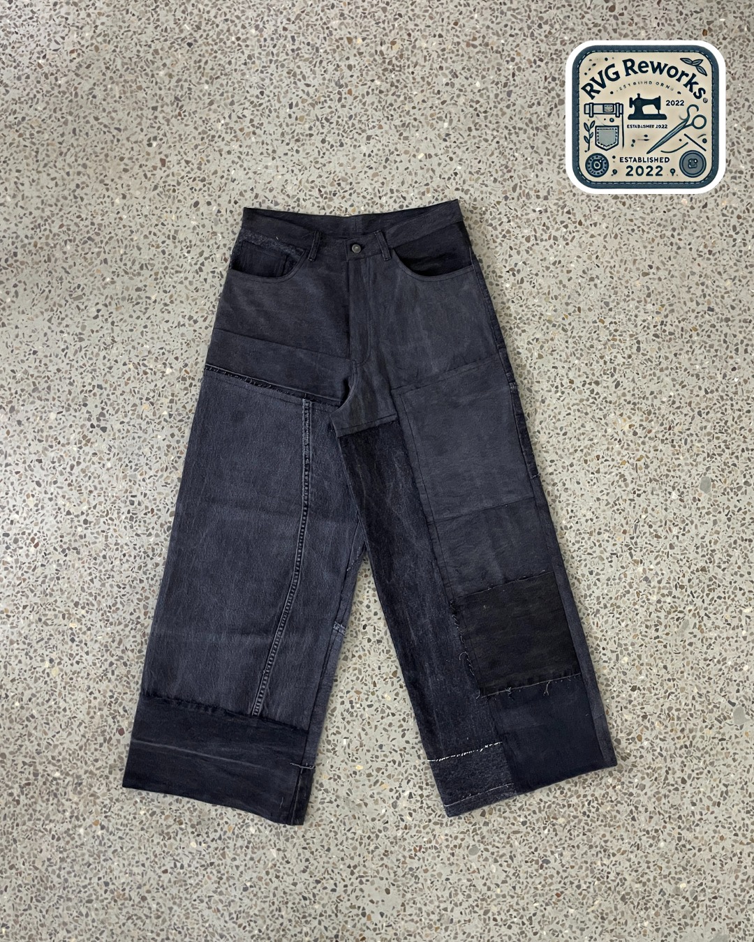 Wiederaufbereitete, gepanelte Jeanshose