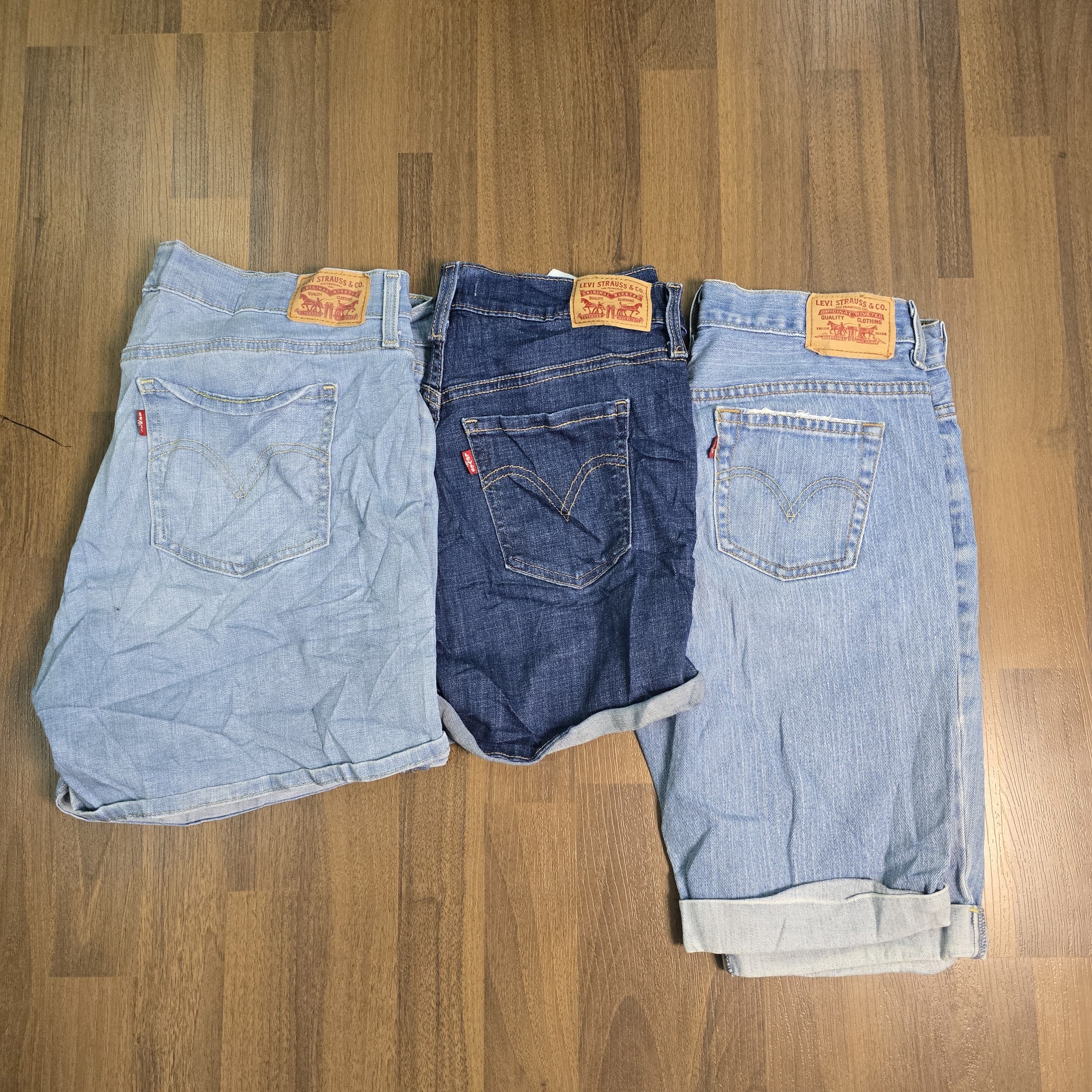AV-0936 Levi’s Denim Short