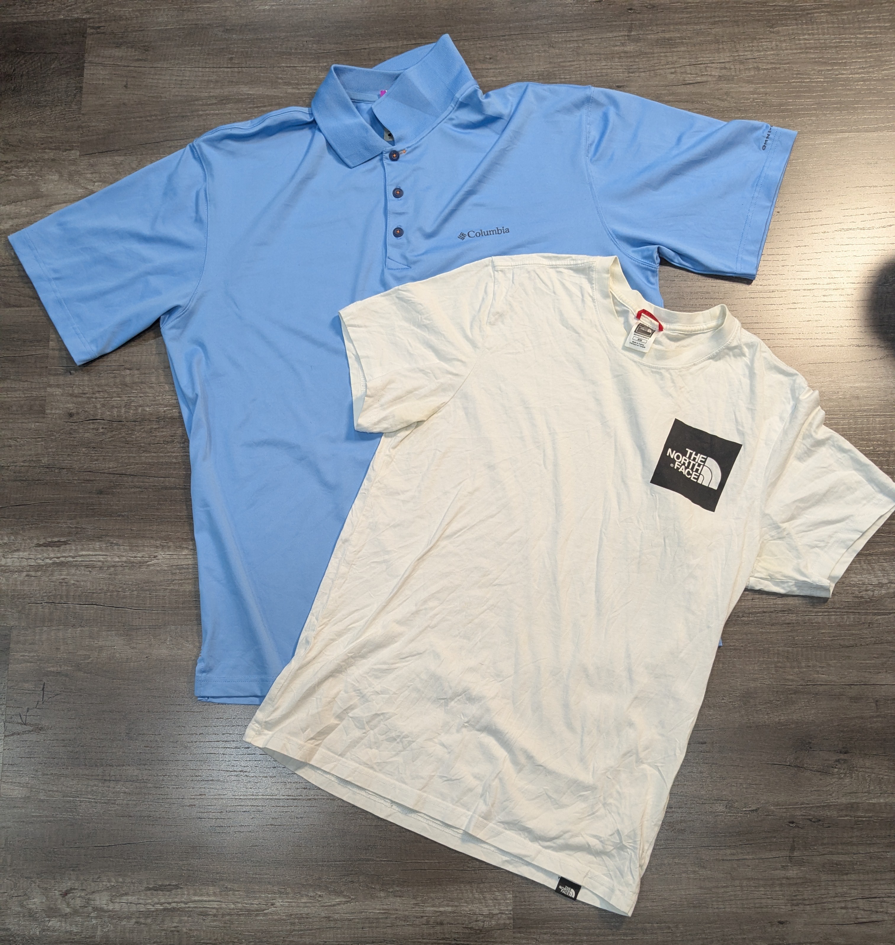 3697 - Columbia, The North Face, Dress T Shirt