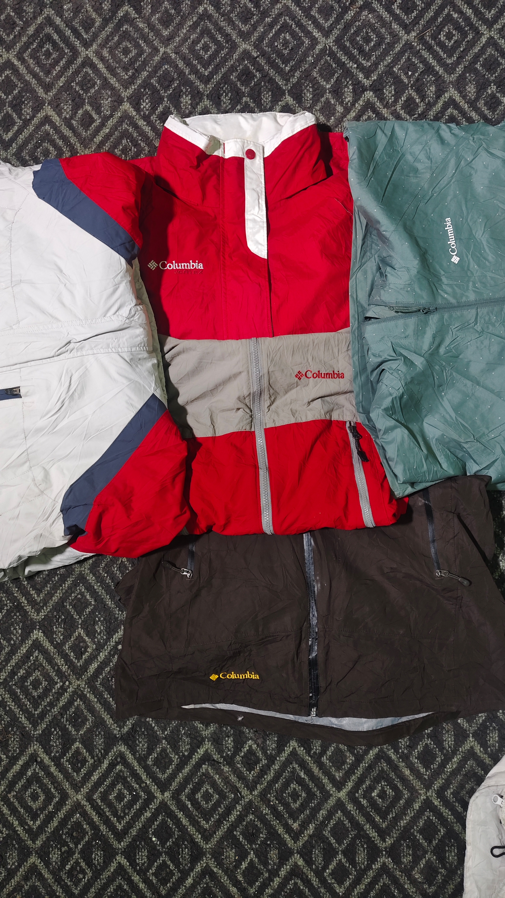 Columbia windbreaker
