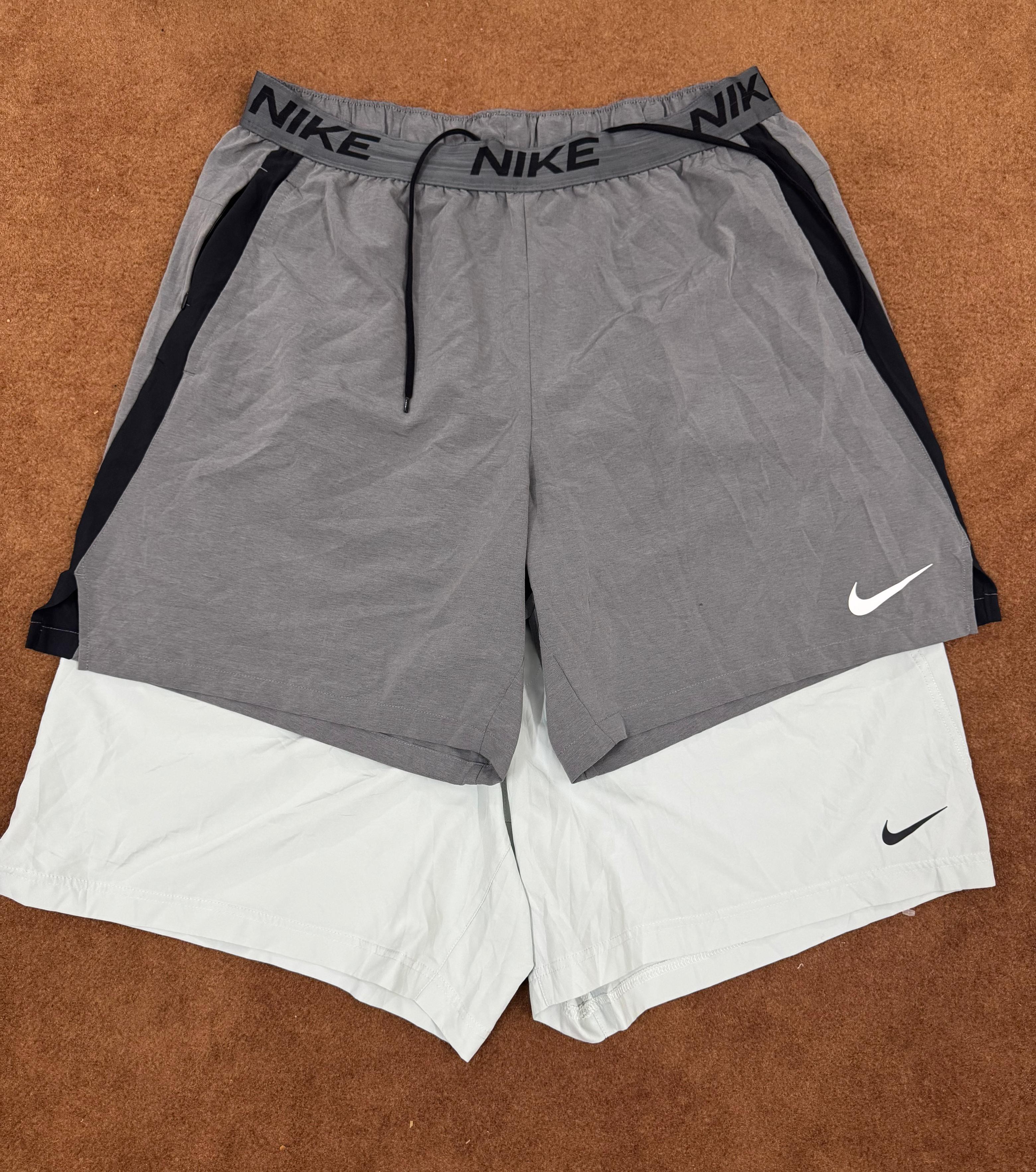 Nike Übergroße Sportshorts