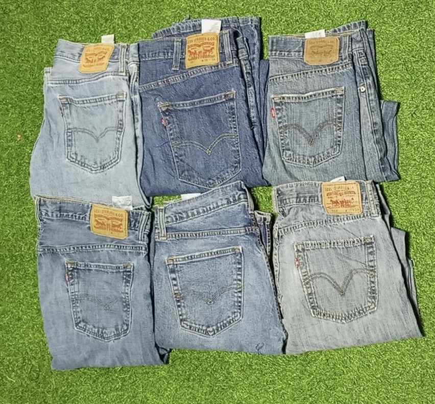 LEVI’S   JEANS (ID 212)