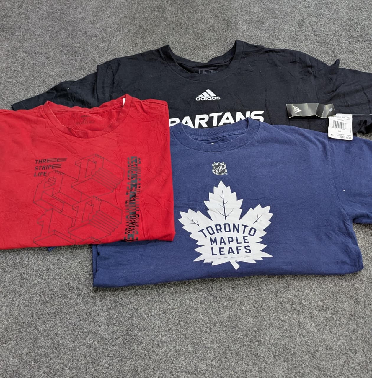 ZV1893 Adidas Tシャツ