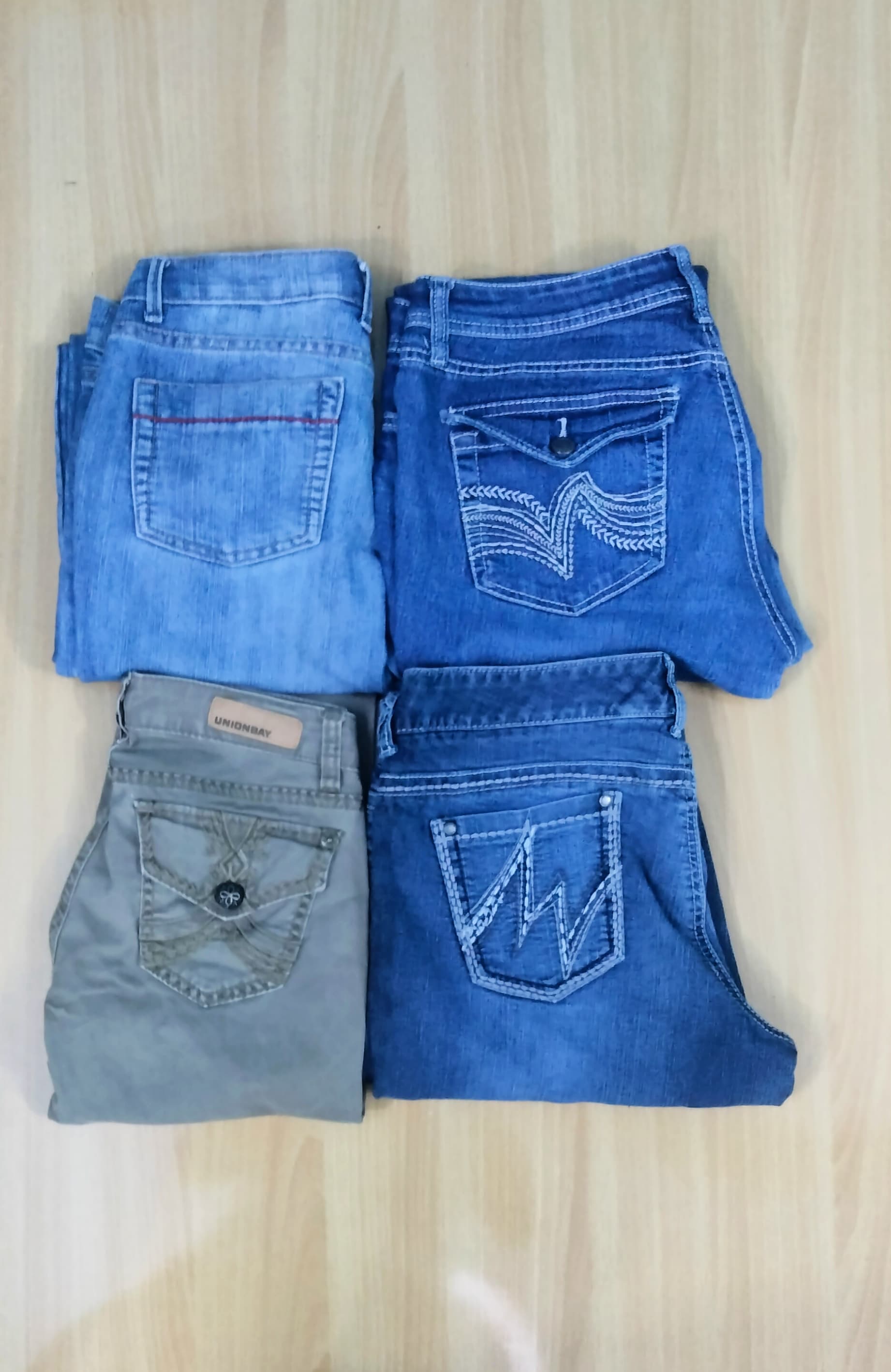 JA 0575 Women’s Embellished Flared Jeans