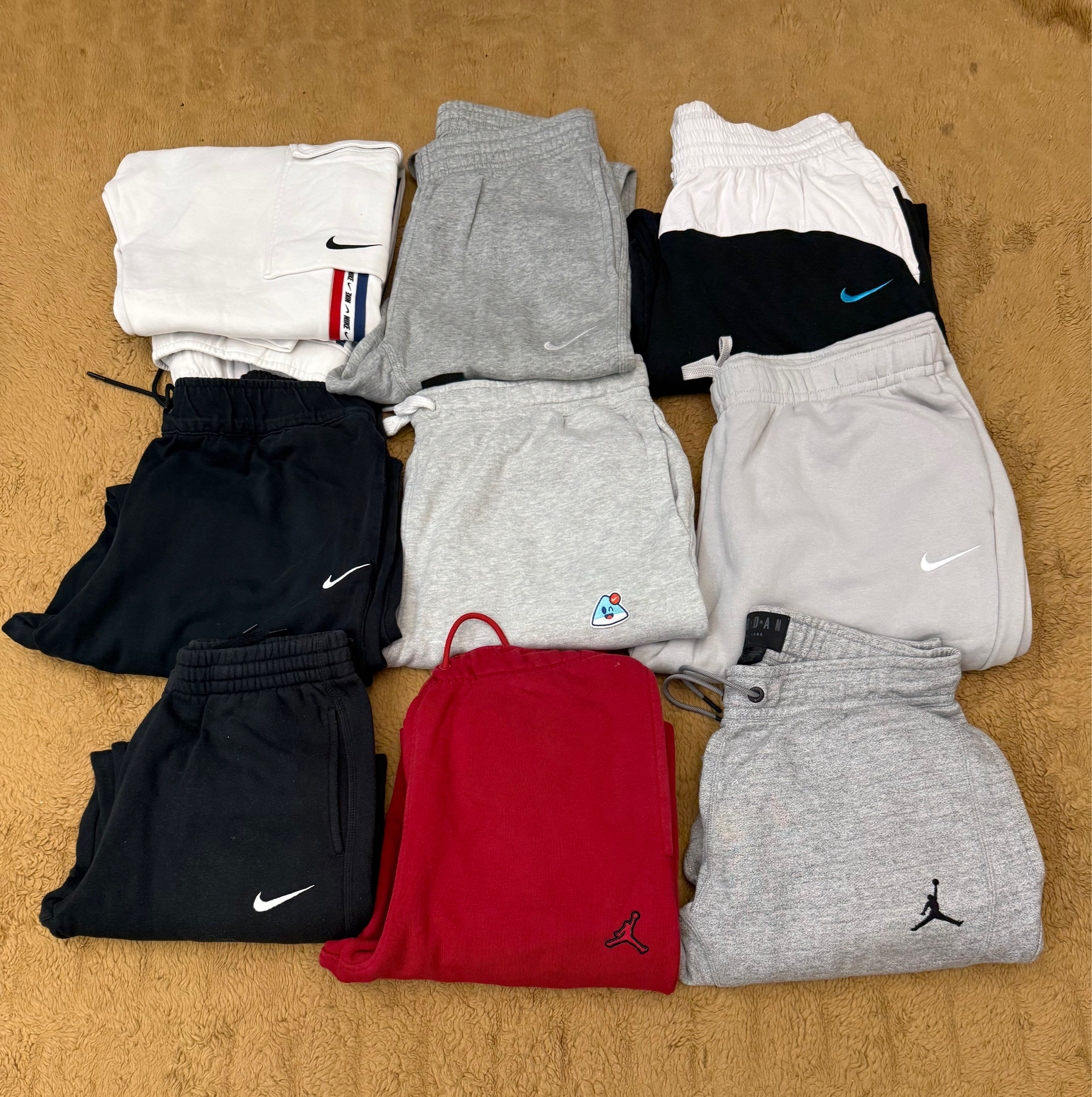 Joggers de Nike Swoosh y Jordan