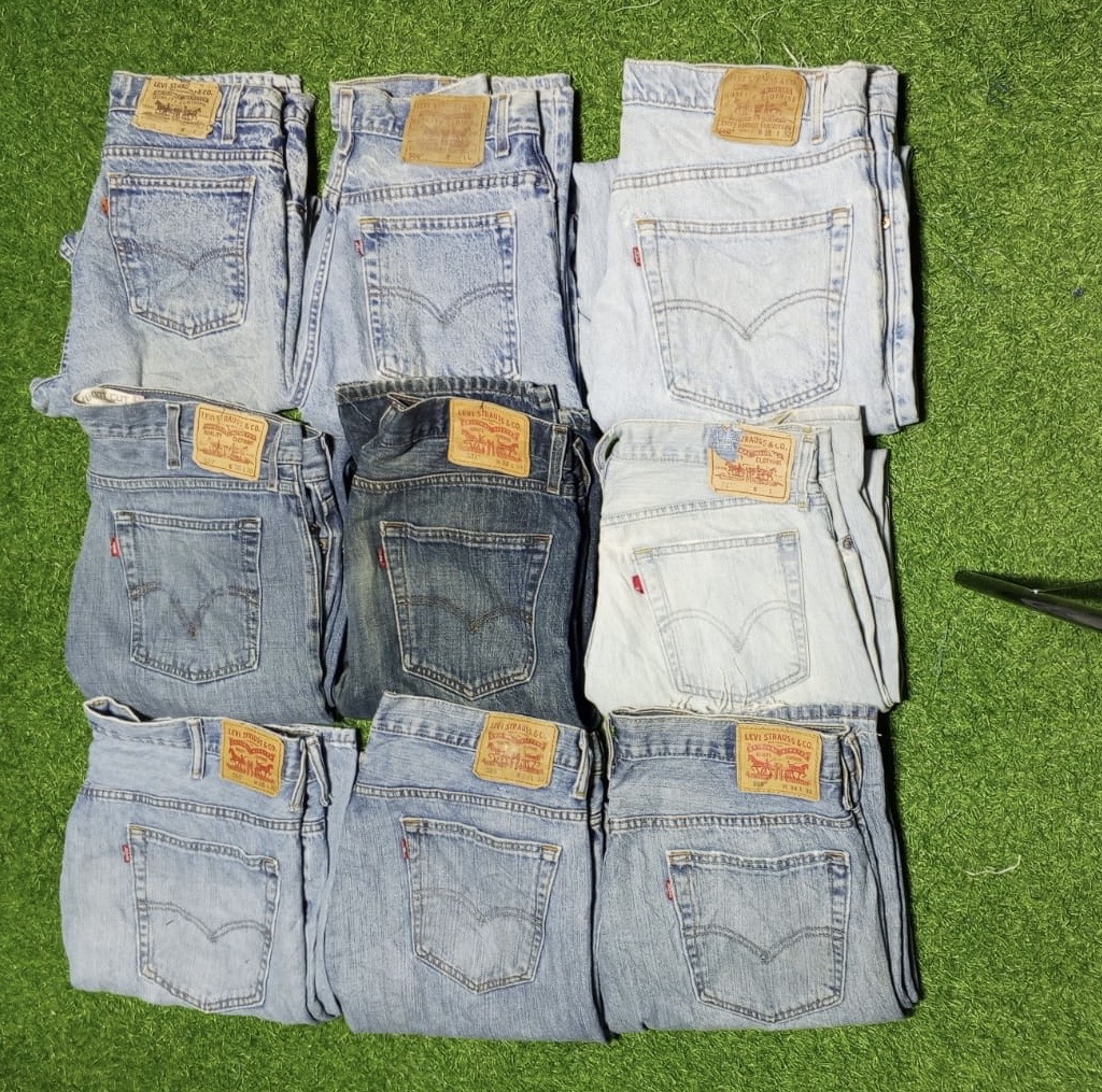 LEVI’S 527 569 550  JEANS (ID 213)