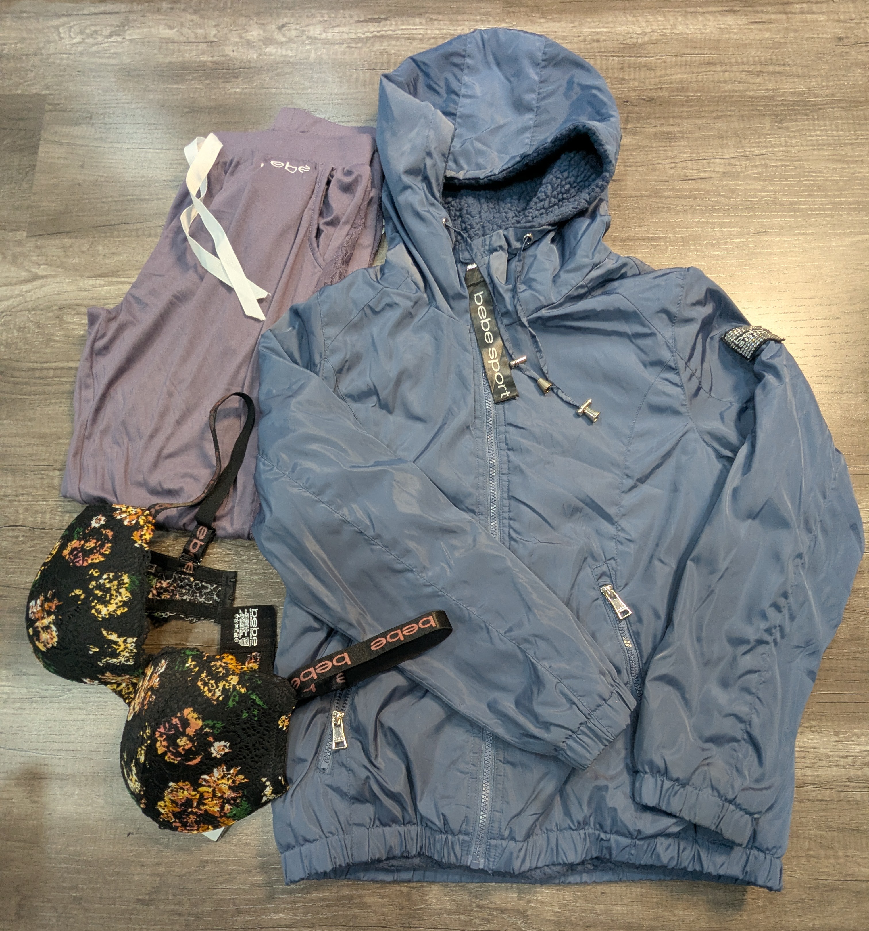 3764 - Bebe und Guess Jacke, BH, Kurzarm-T-Shirts,..