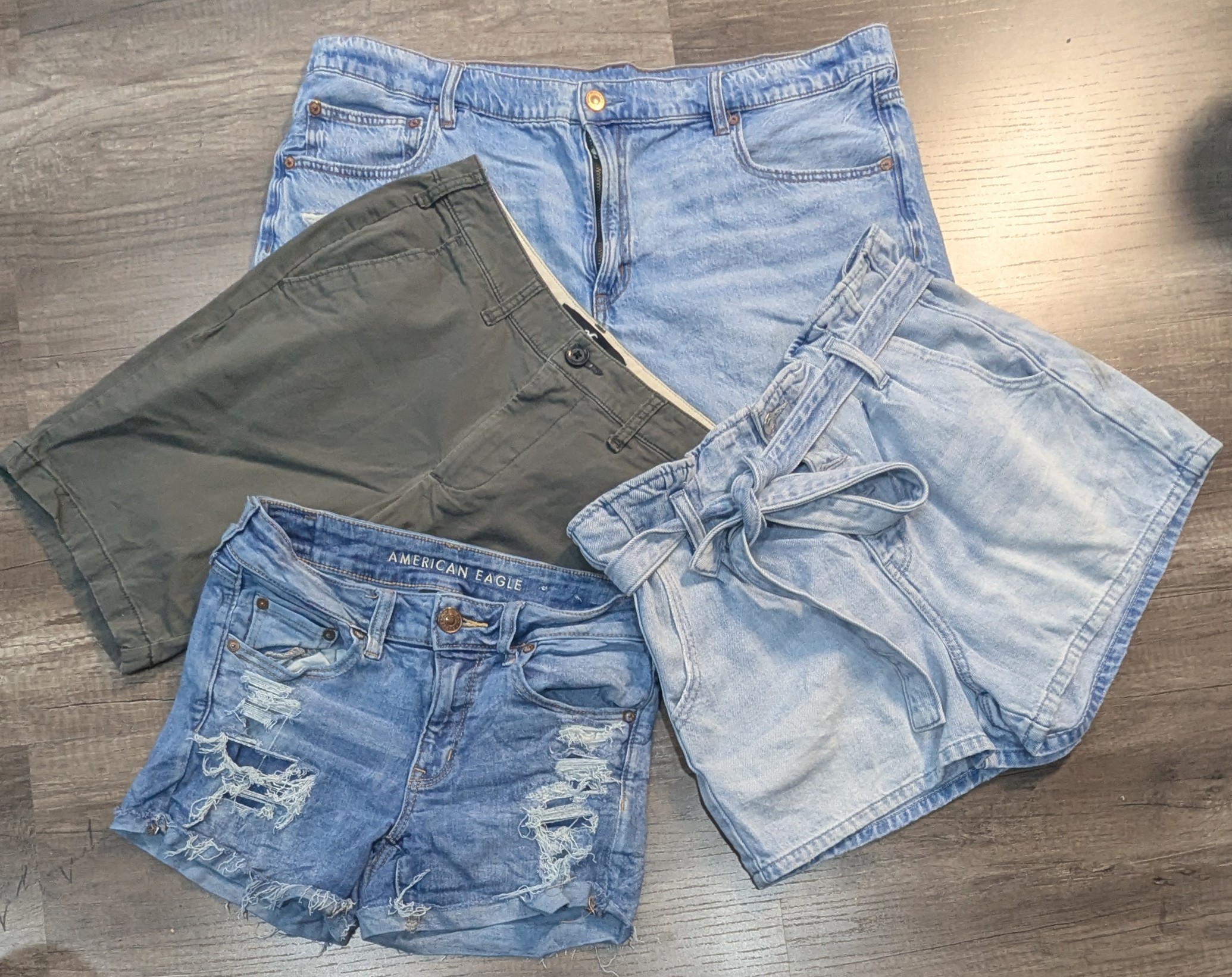 3774 - American Eagle, Hollister Shorts