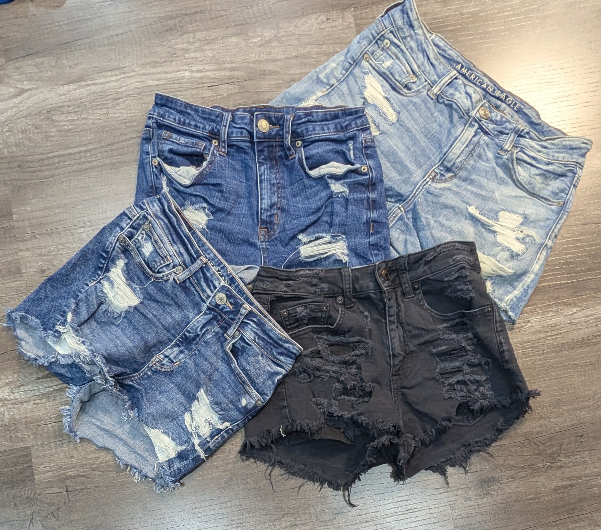 3775 - American Eagle, Aeropostale Shorts