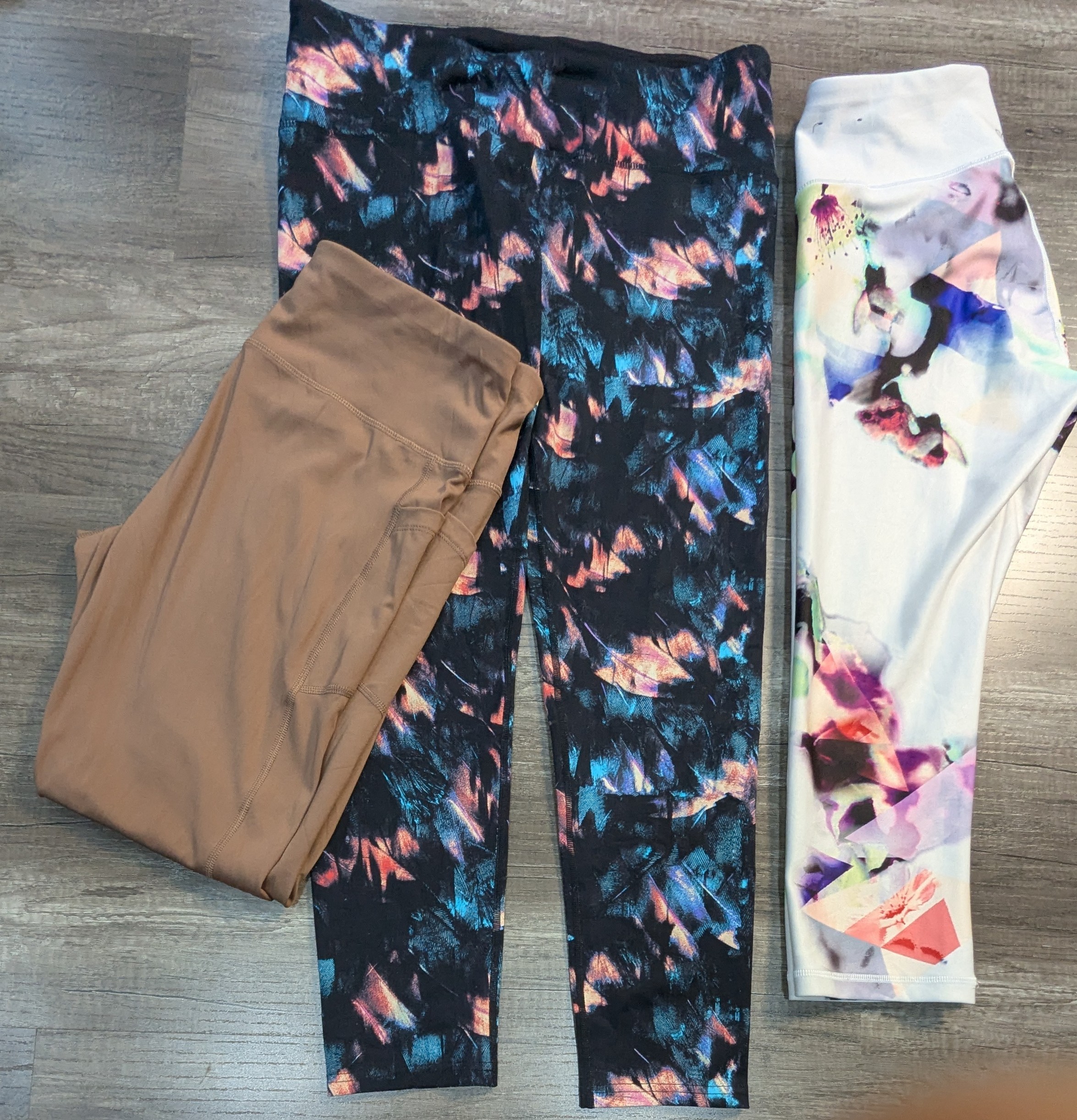3778 - Under Armour, Old Navy Leggings