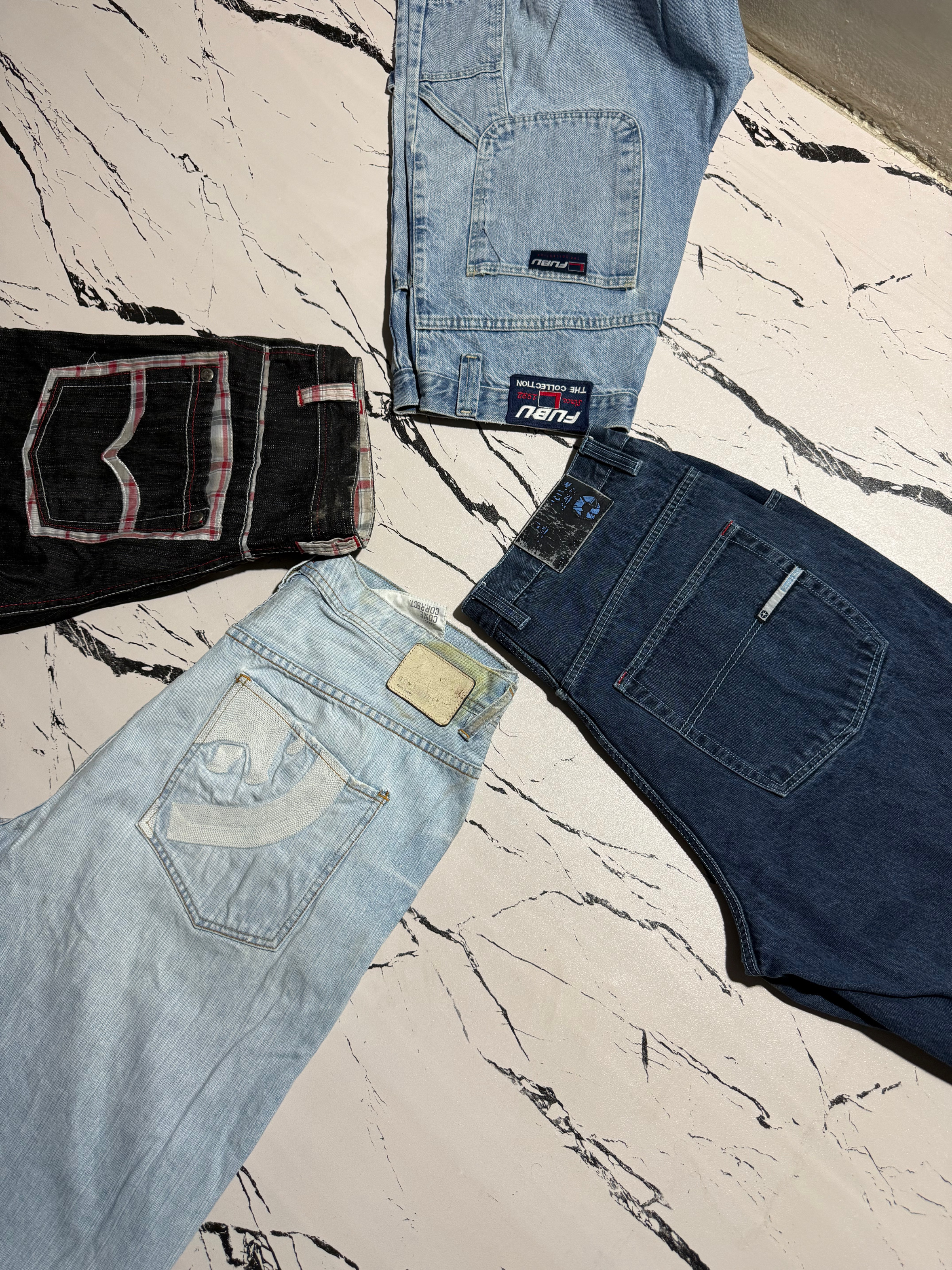 Ecko UNLTD SOUTH pole y otros jorts de marca mixta..