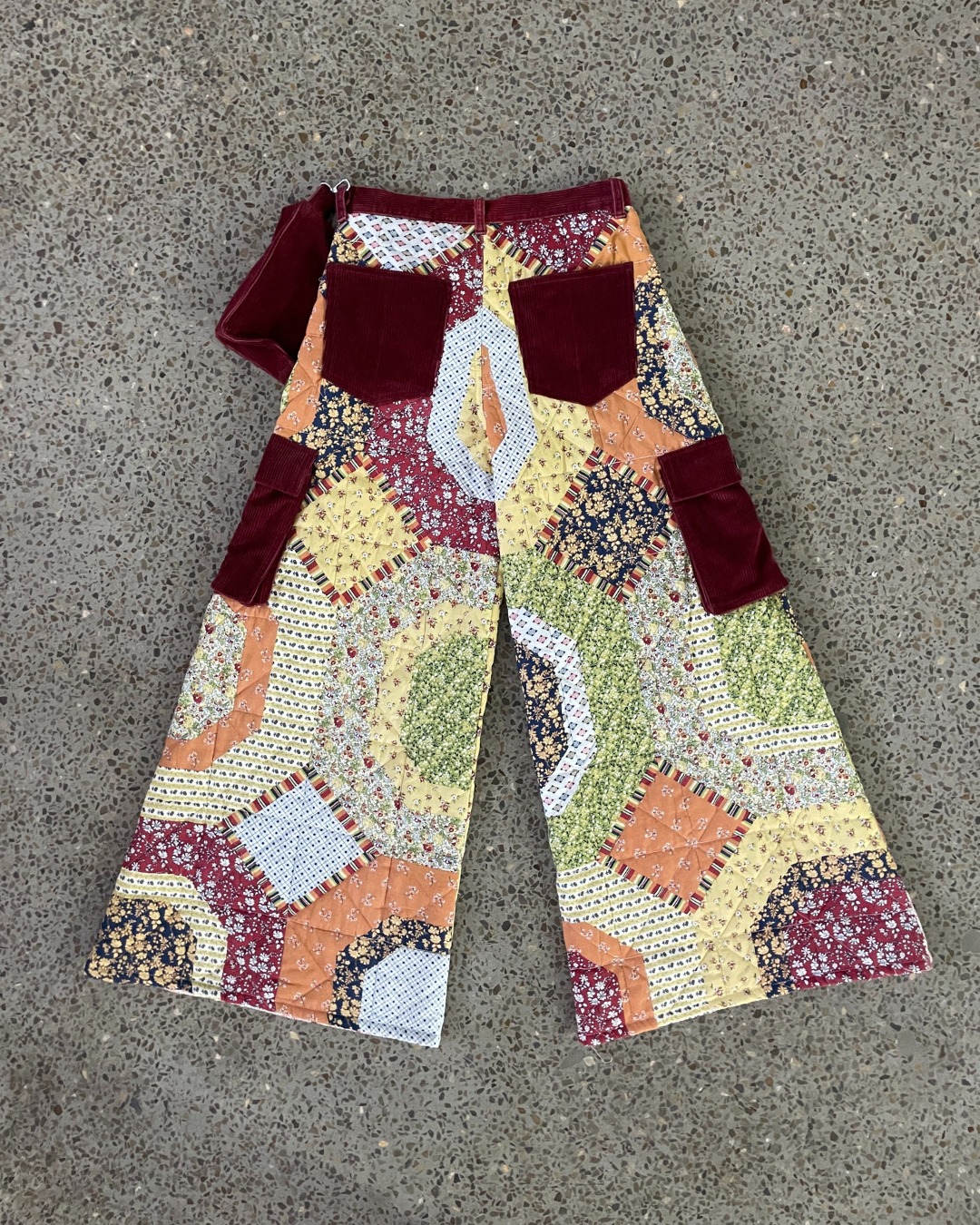 Pantalons en patchwork matelassé upcyclés avec poche