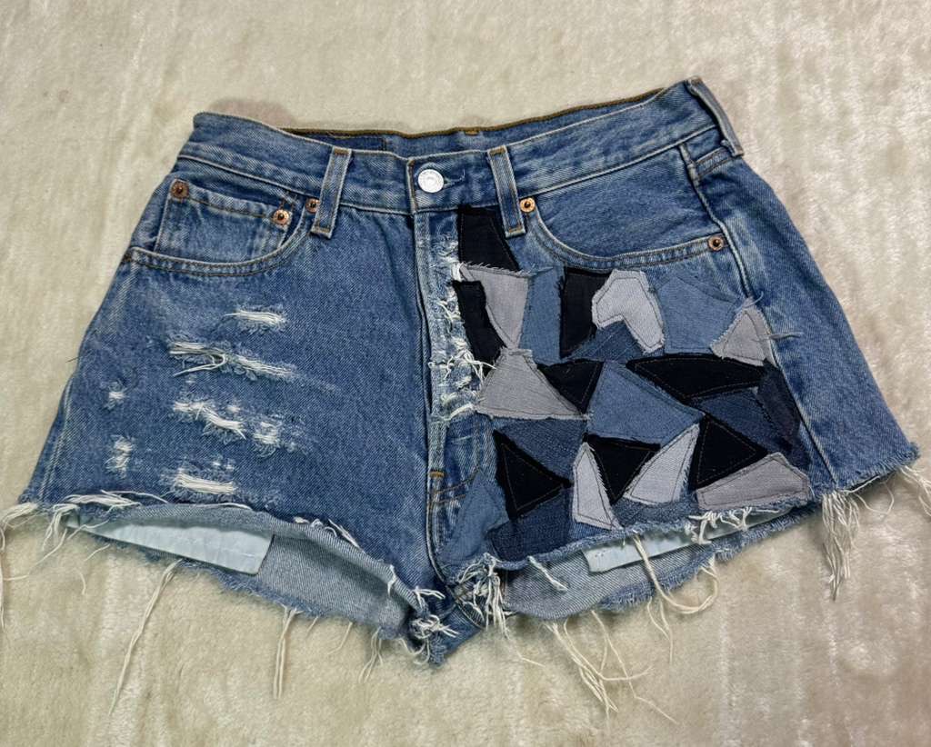 Shorts en denim upcyclés Levis