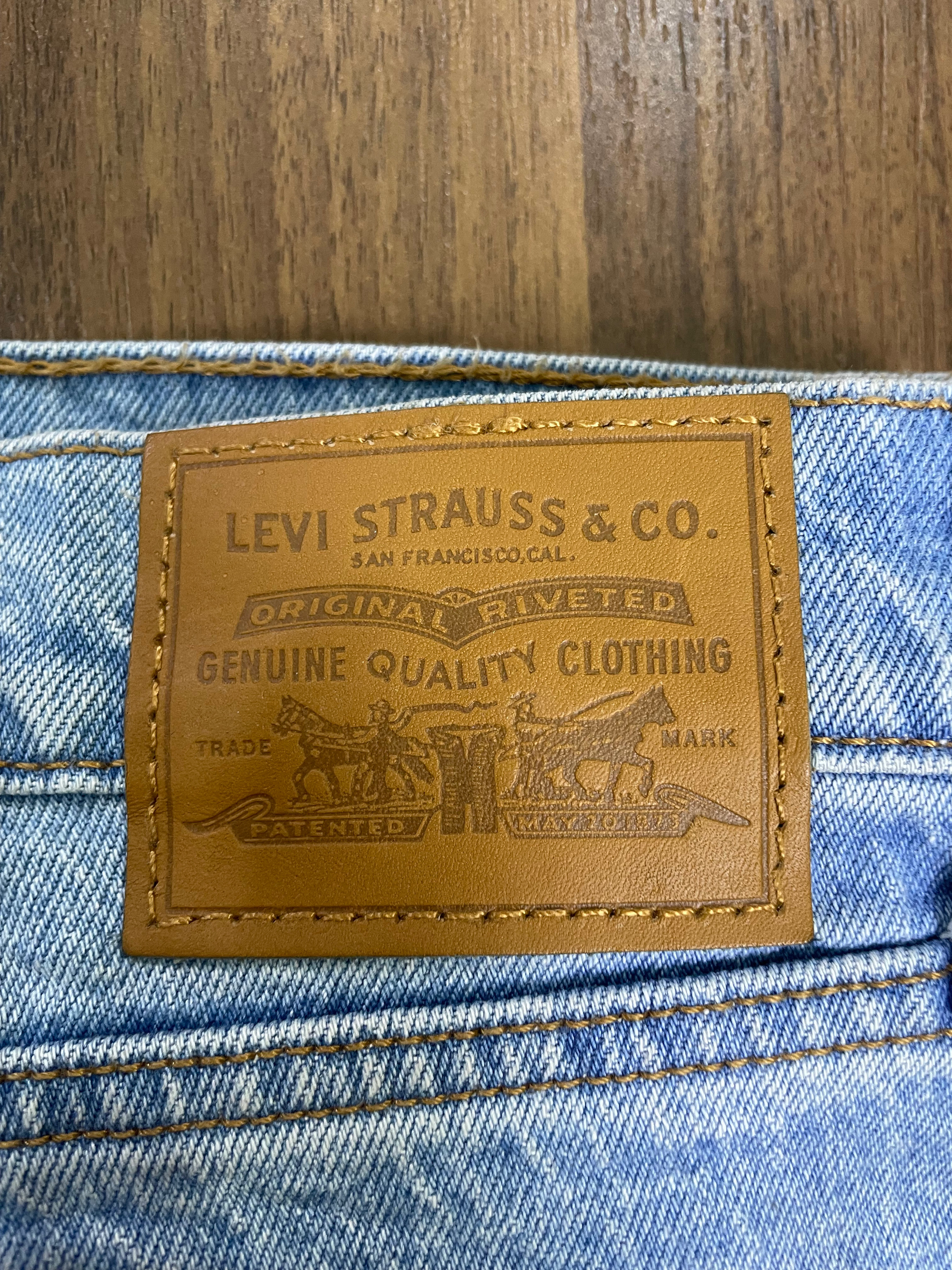 AV-1000 Levi’s Ladies Jeans