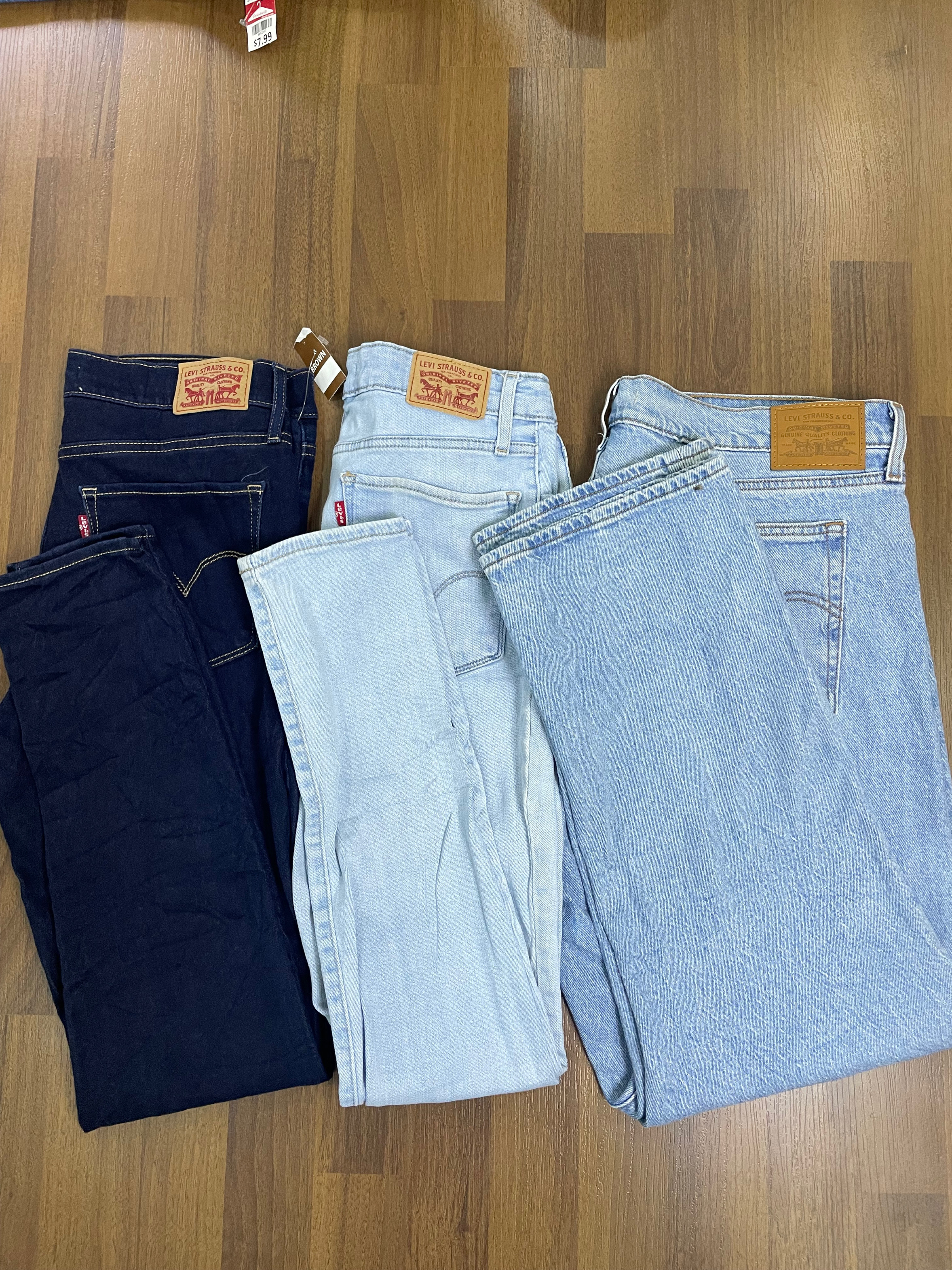 AV-1000 Levi’s Ladies Jeans