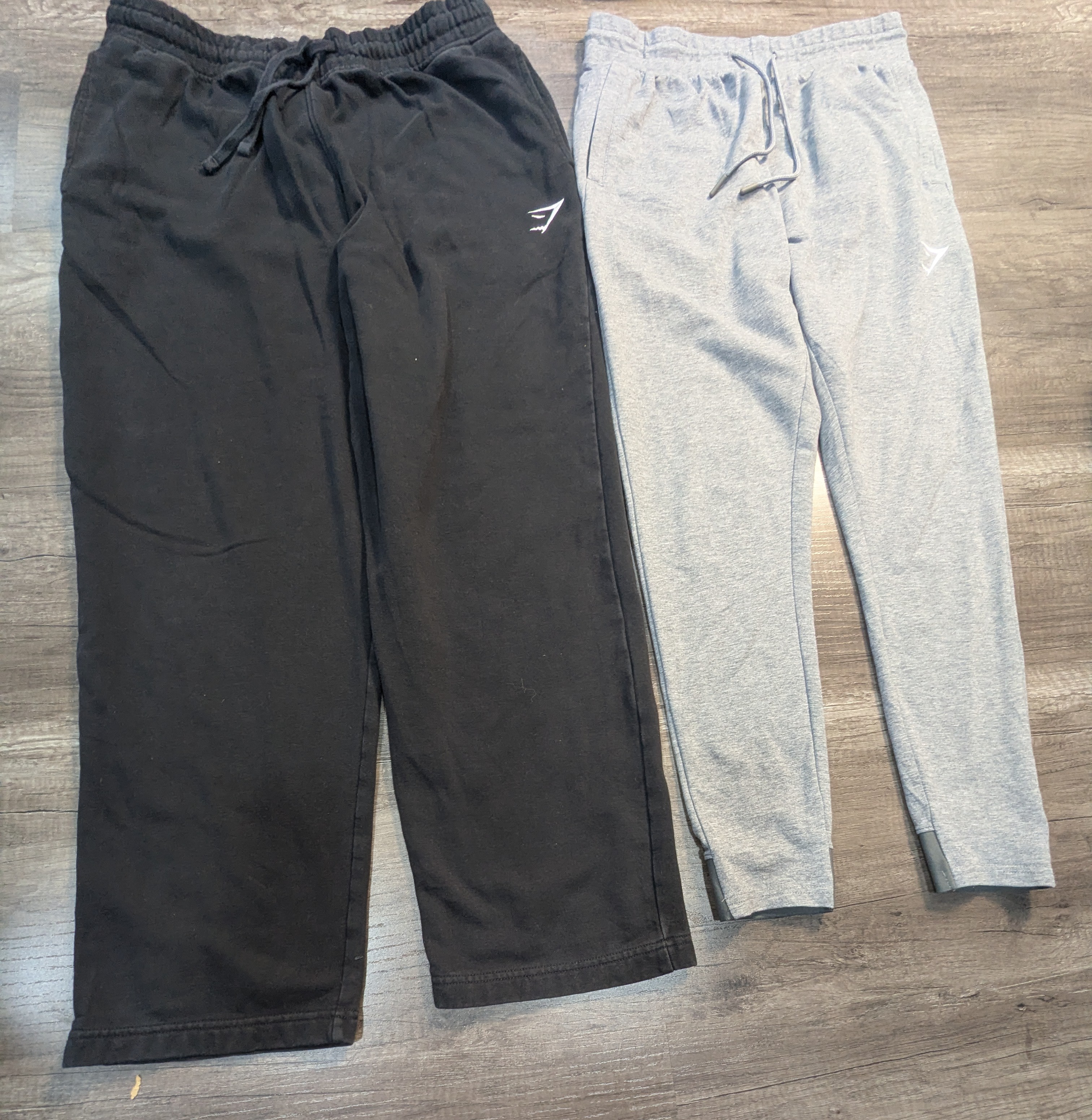 3892 - Gymshark Trousers