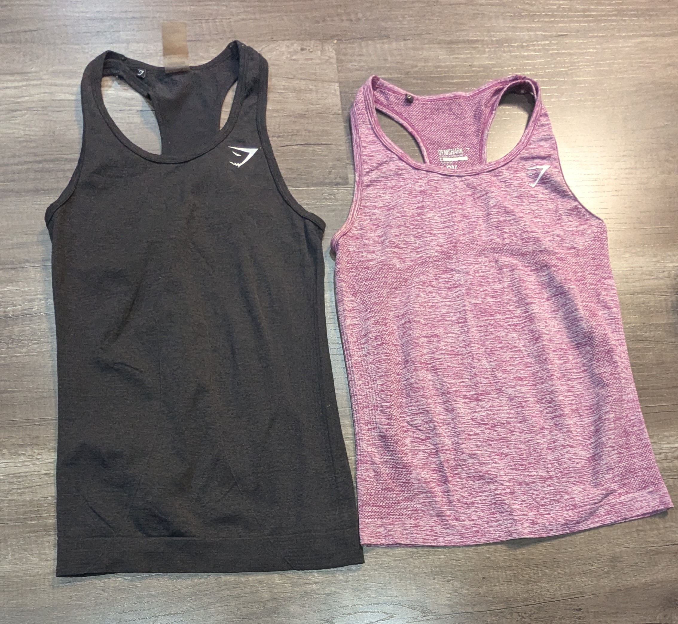 3895 - Gymshark Muskel-Tank, T-Shirts mit halben Ä..