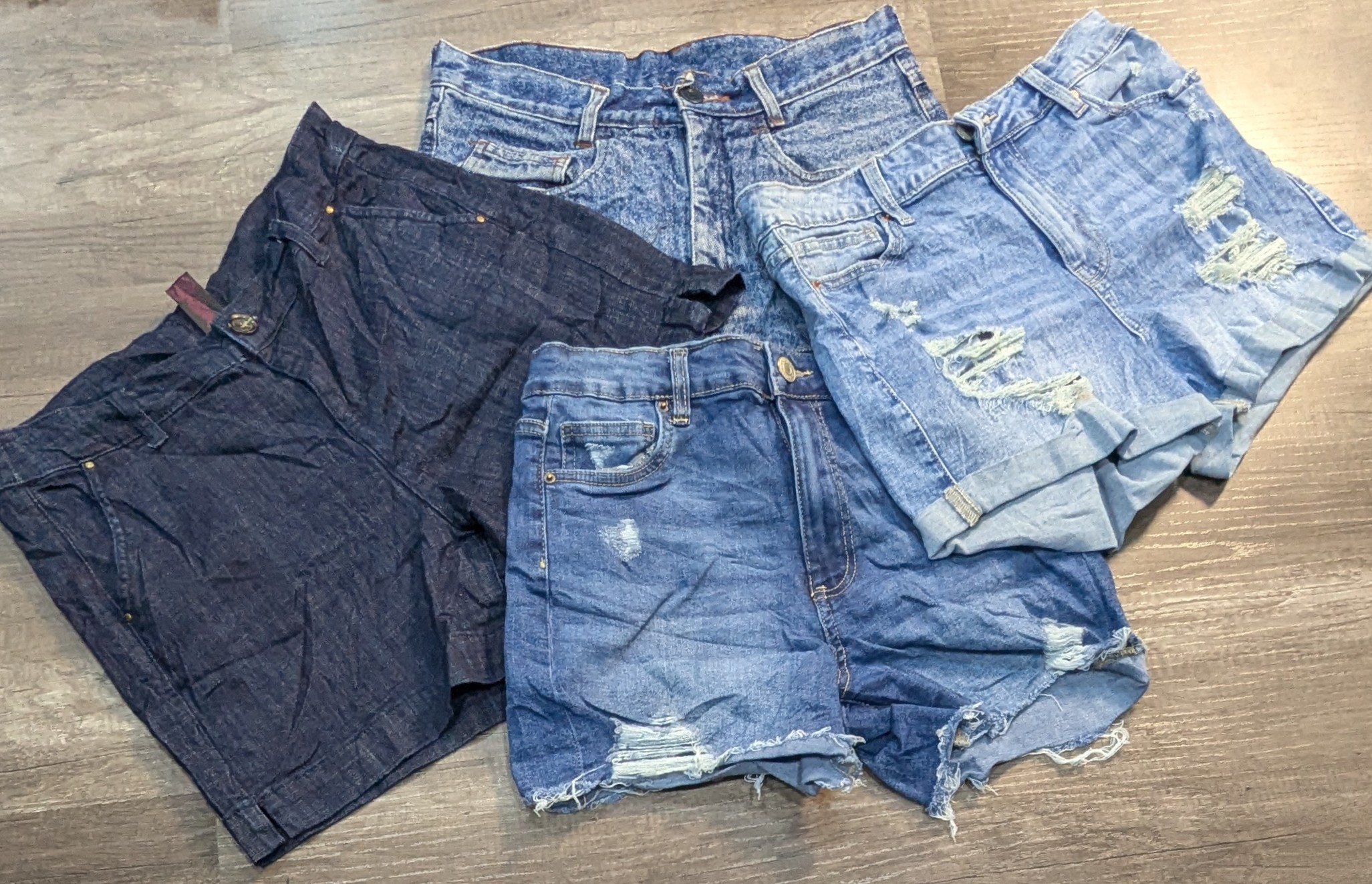 3910 - Y2K Style Denim Shorts
