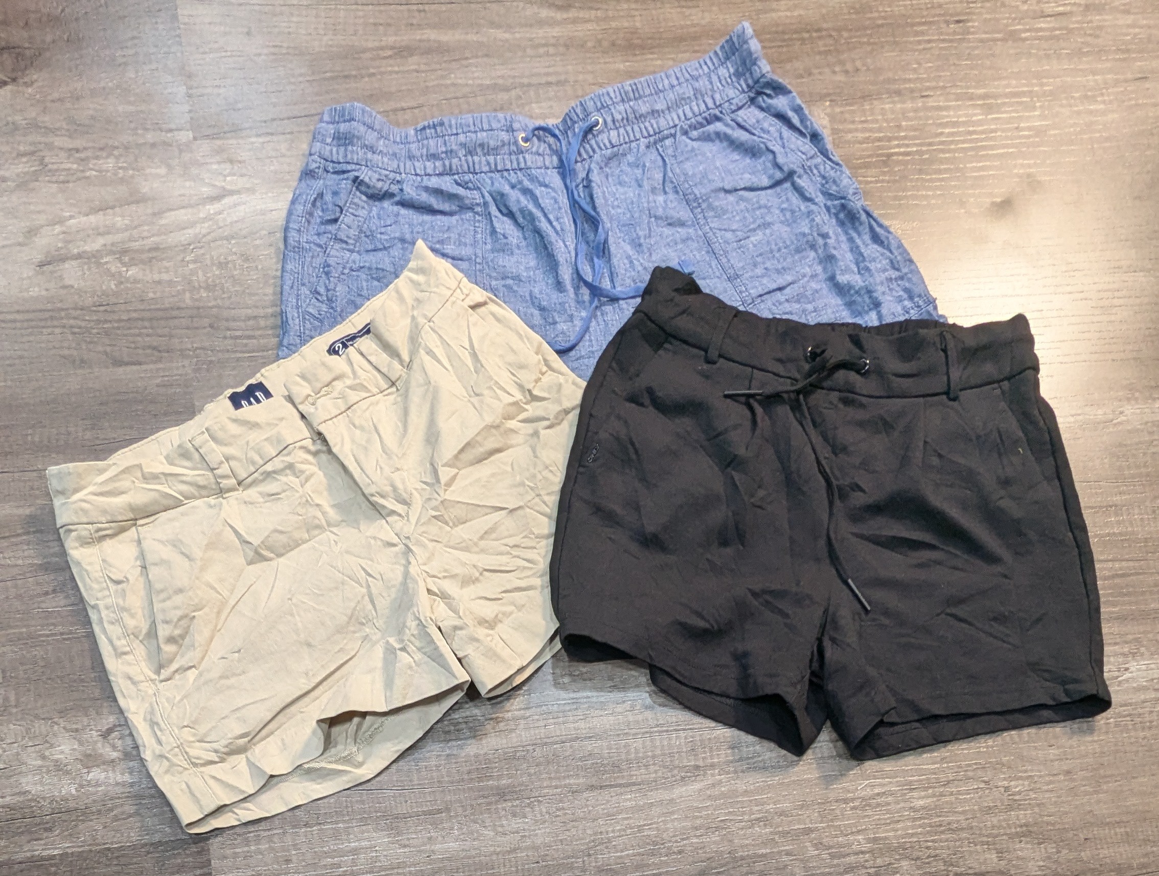 3915 - Loft , Old Navy, H&M, Gap Shorts