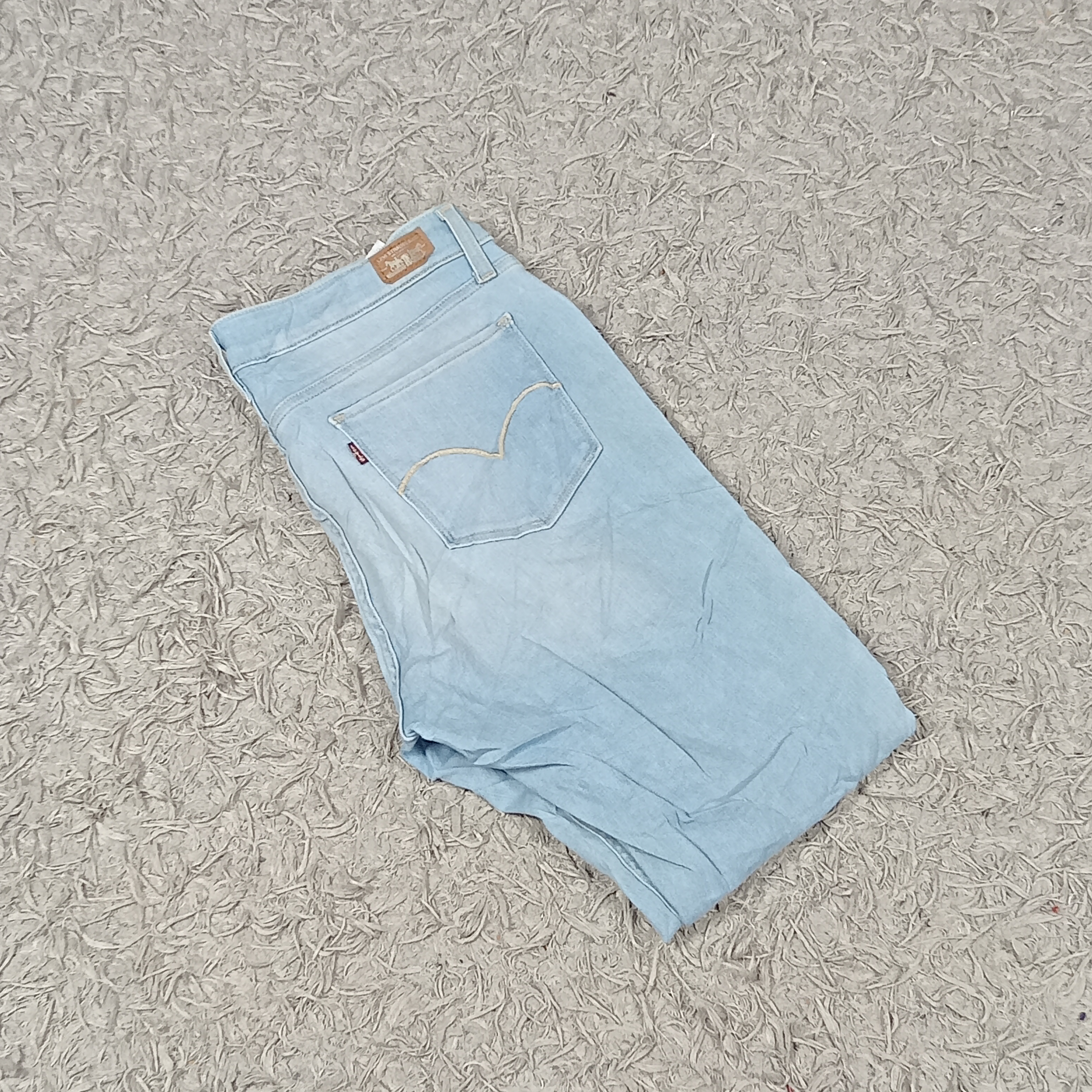 LEVI'S WOMAN'S DENIM JEANS - BUNDLE 06