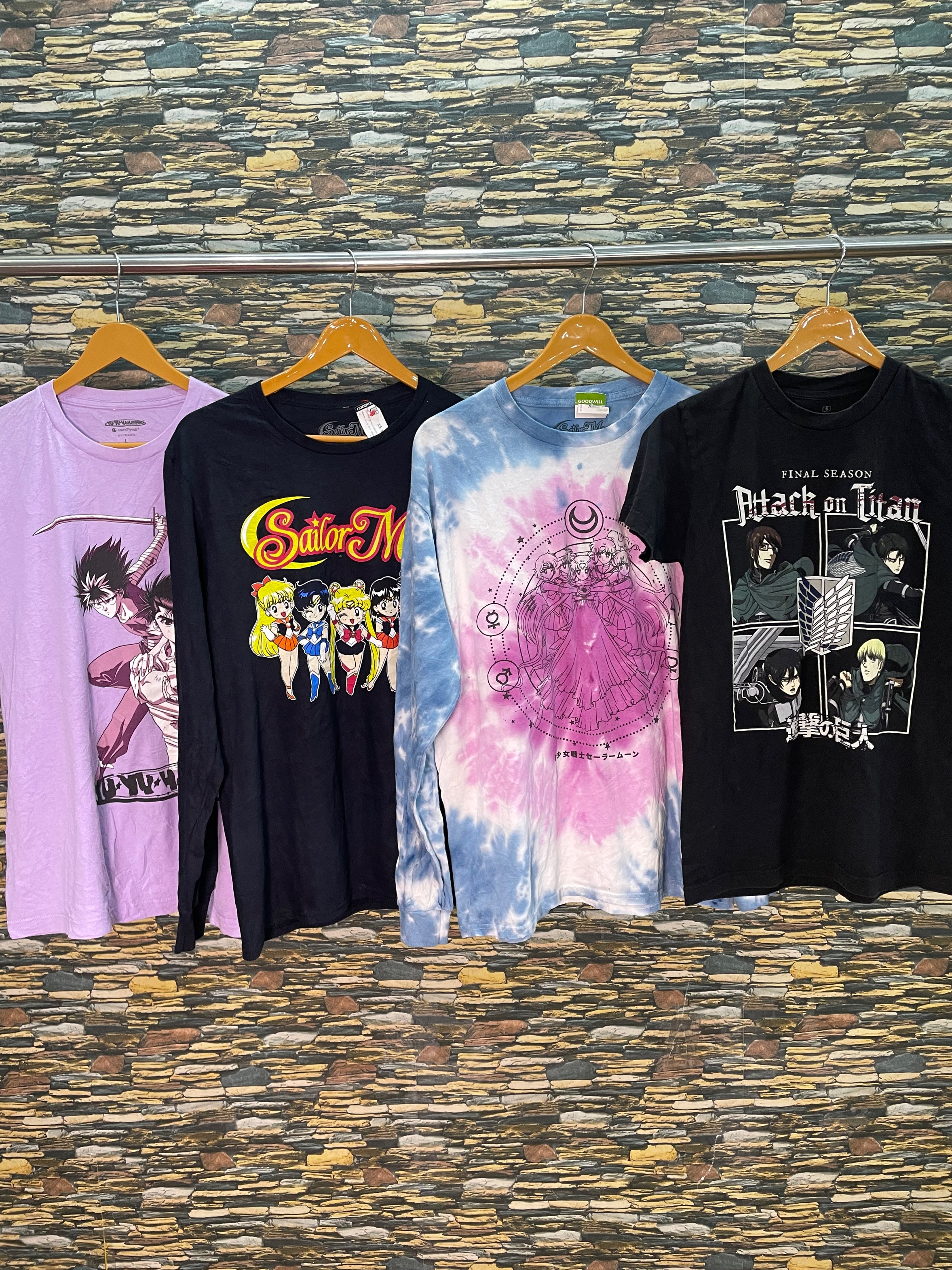 AVG-0243 Anime | Manga | Comic T-shirts