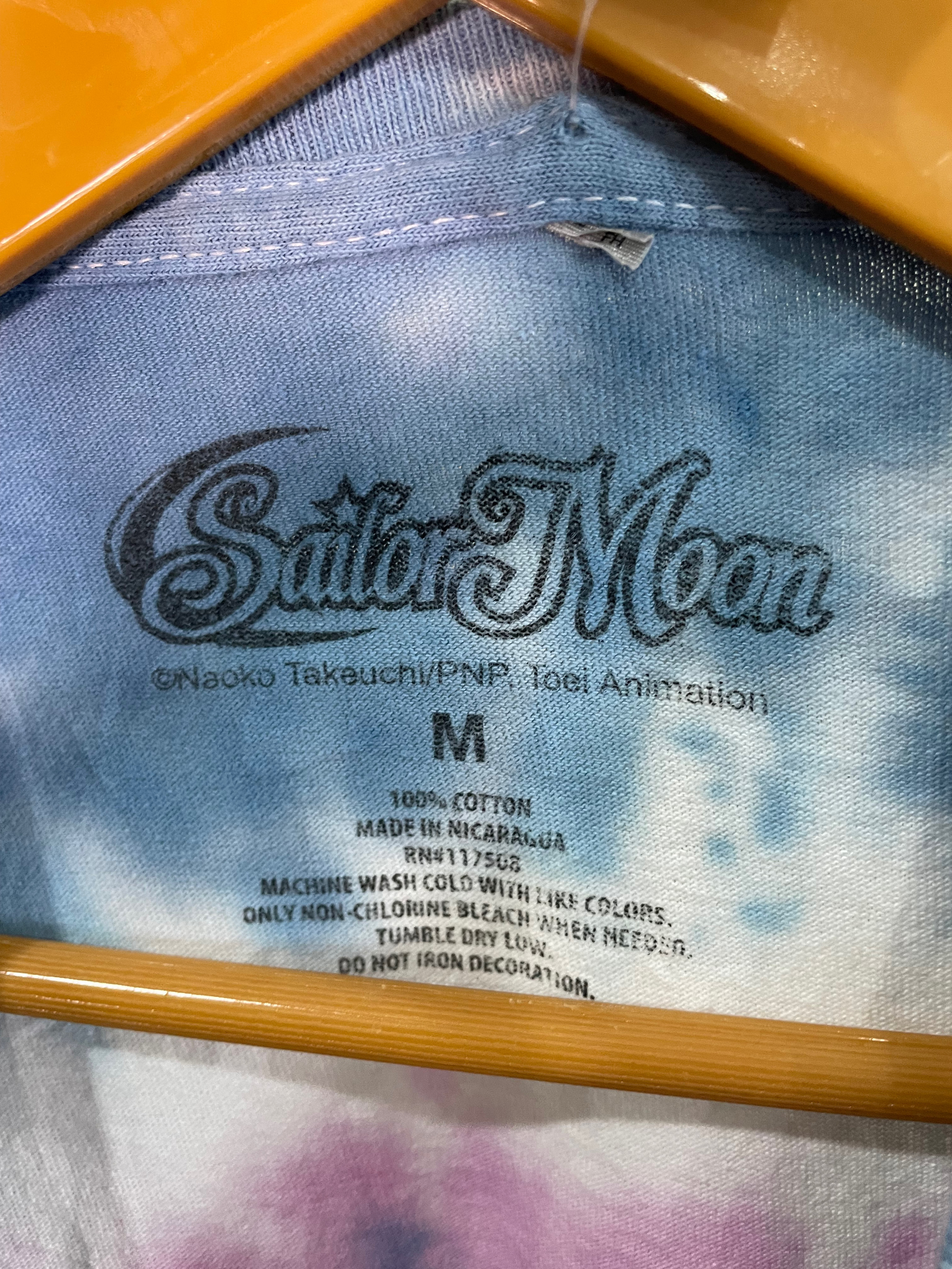 AVG-0243 Anime | Manga | Comic T-shirts