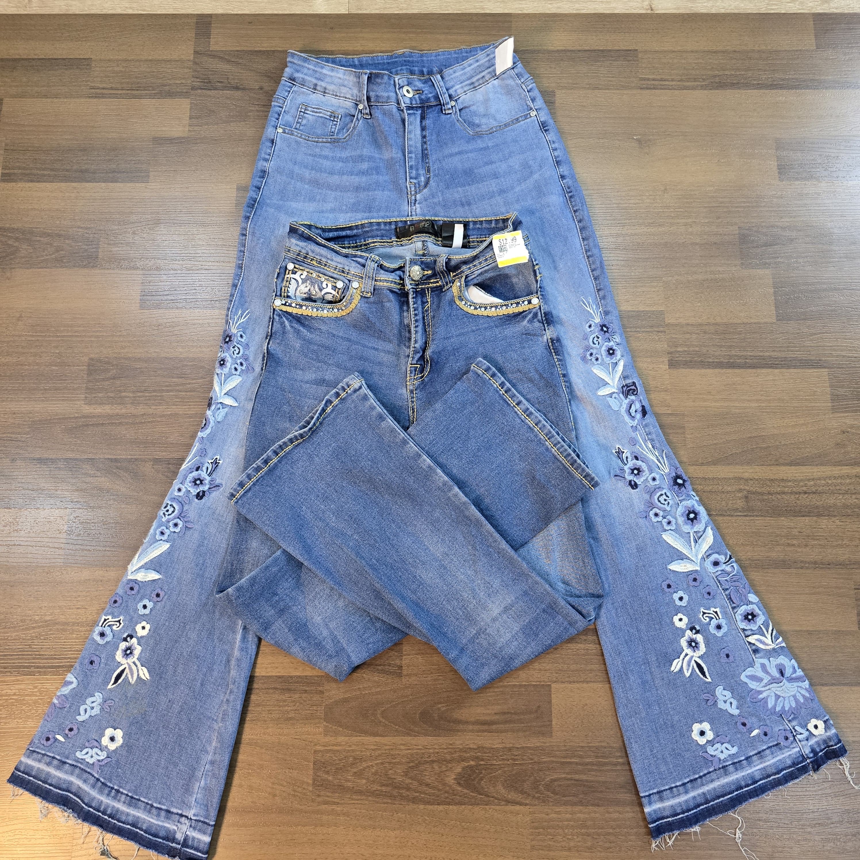 AV-1041 Y2K Style Flare Jeans