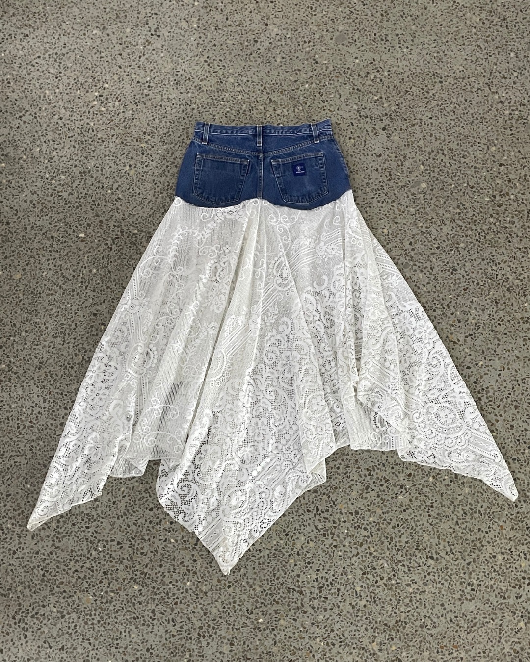 Saia maxi de denim reciclado