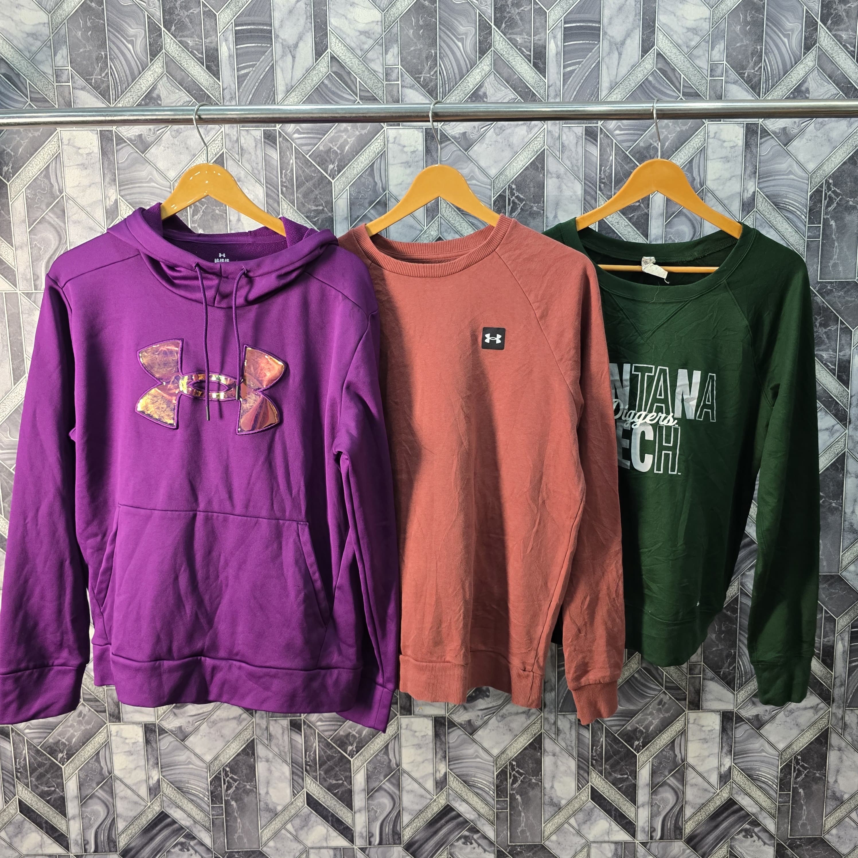 AV-1047 Under Armour Sweatshirts & Hoodies