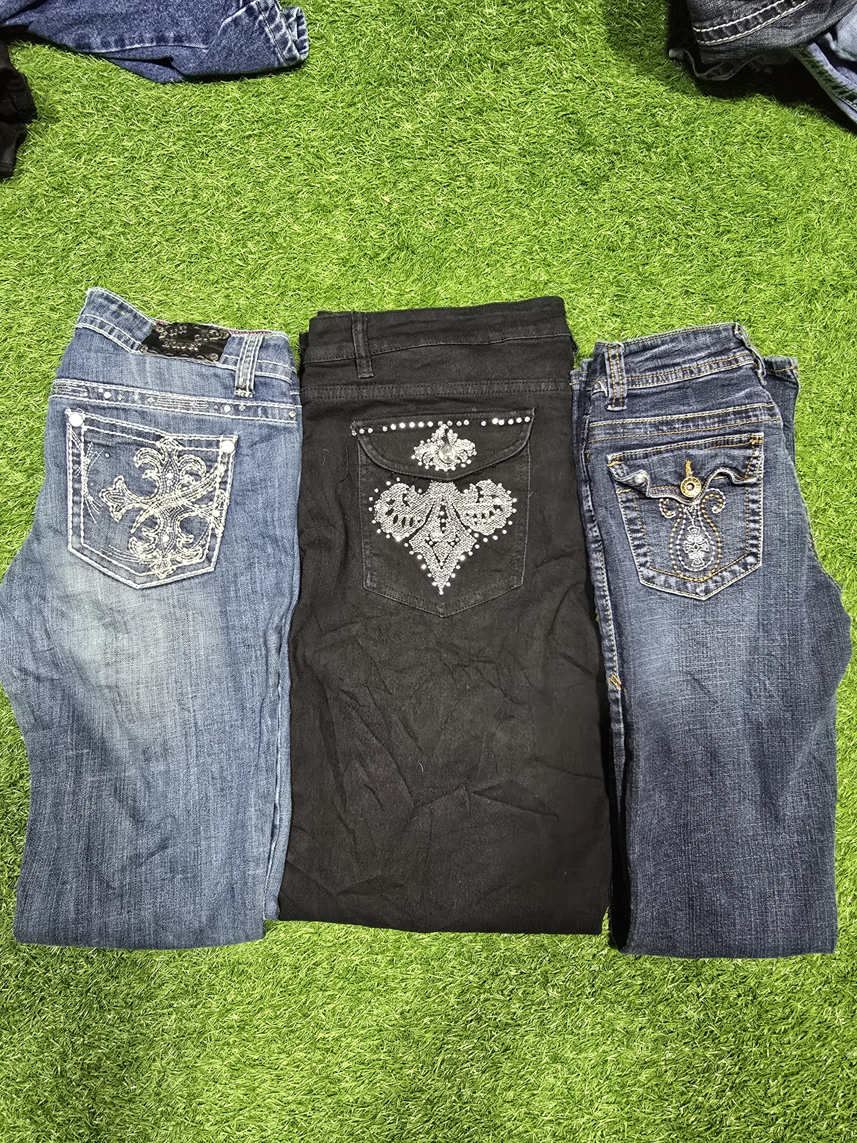 Jeans a zampa d'elefante/bootcut con decorazioni/r..